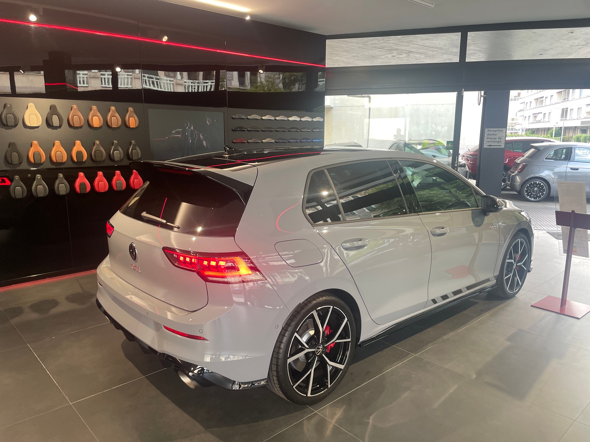 VW Golf 2.0 TSI GTI Clubsport DSG-image-4