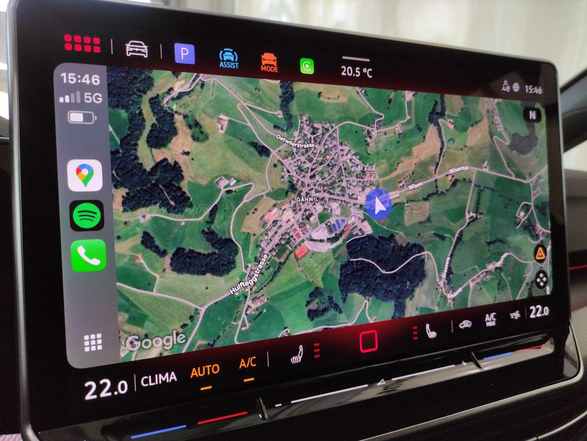 VW Golf VIII Variant 1.5 eTSI R-Line DSG-image-9