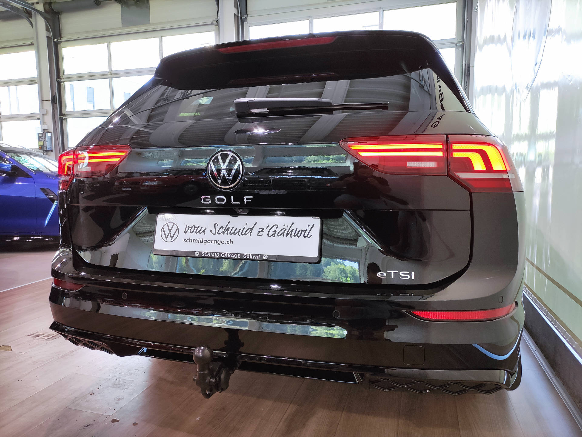 VW Golf VIII Variant 1.5 eTSI R-Line DSG-image-14