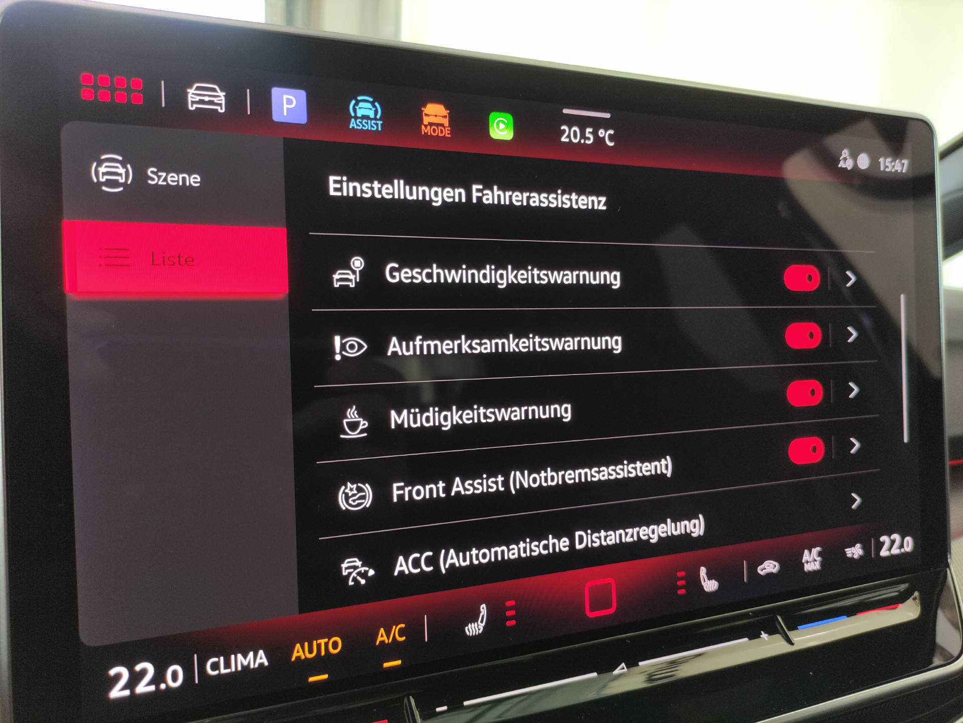 VW Golf VIII Variant 1.5 eTSI R-Line DSG-image-8