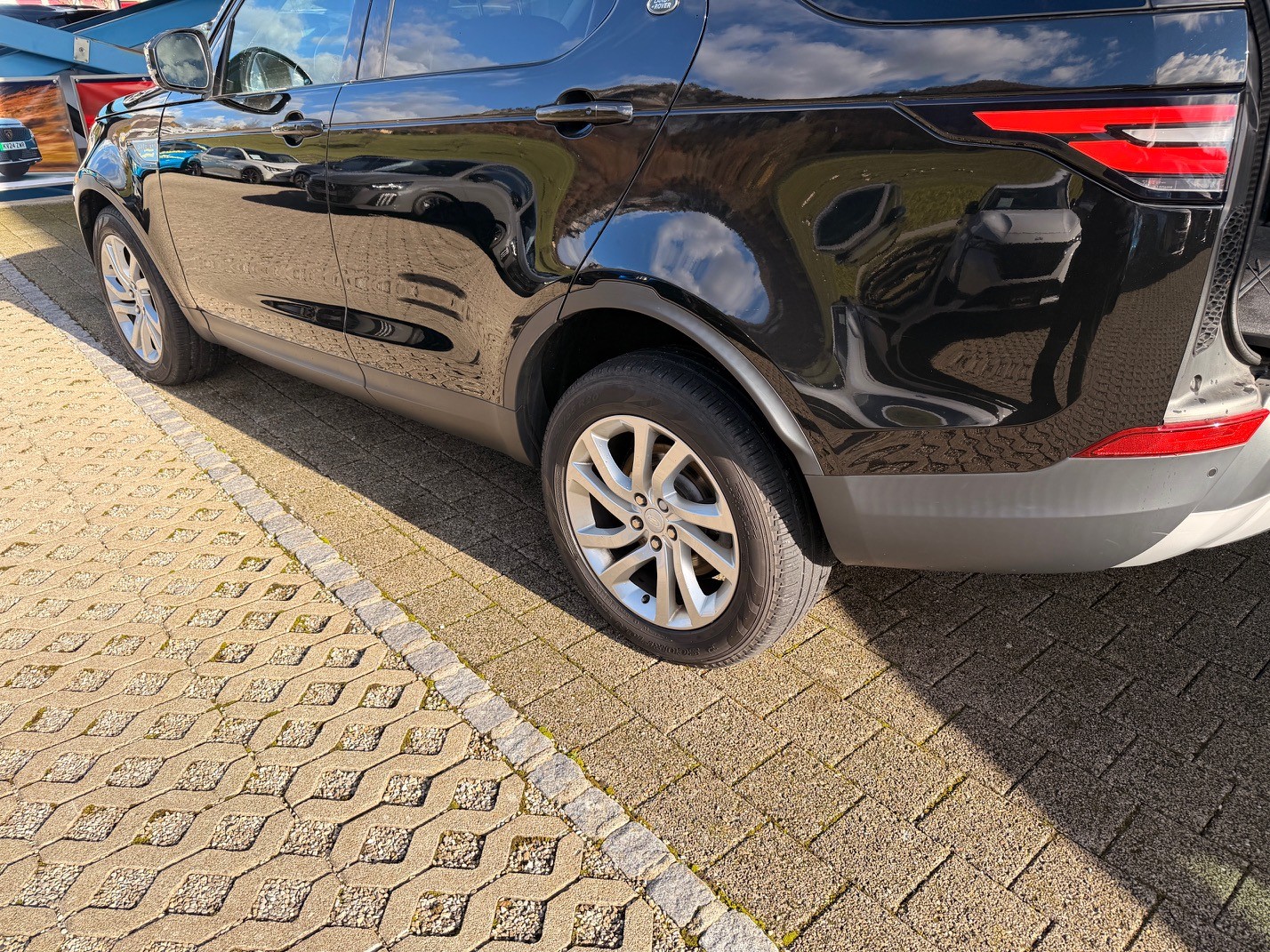 LAND ROVER Discovery 3.0 TDV6 HSE-image-13