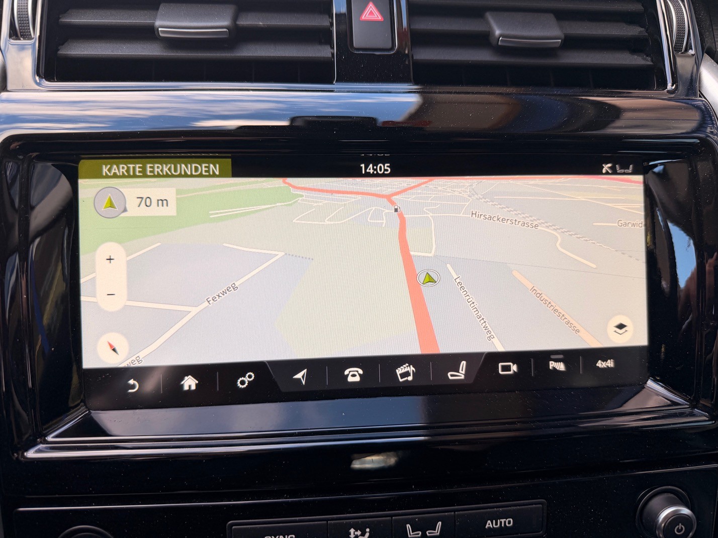 LAND ROVER Discovery 3.0 TDV6 HSE-image-8