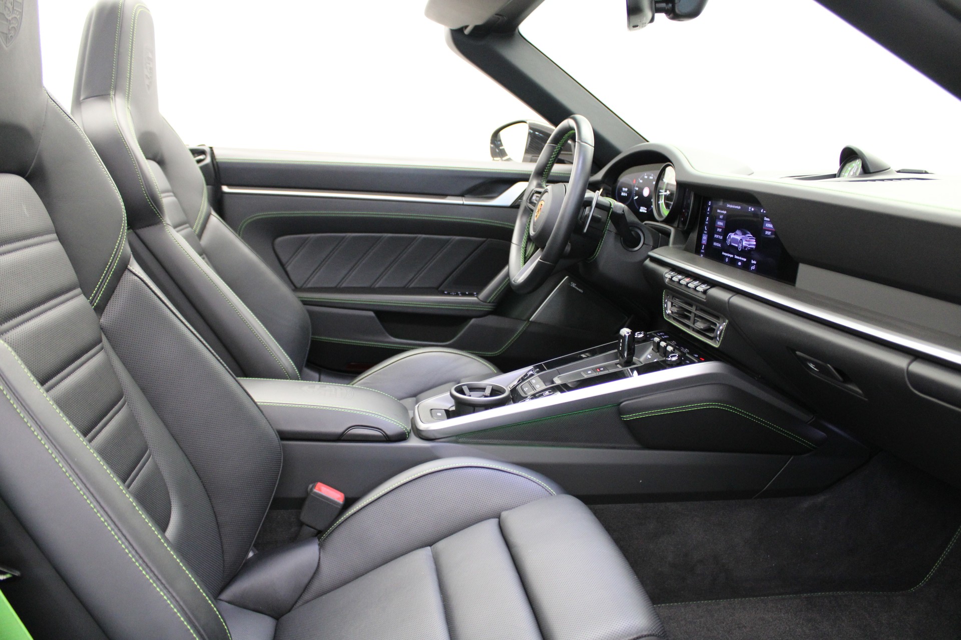 PORSCHE 911 Turbo S Cabriolet PDK-image-6