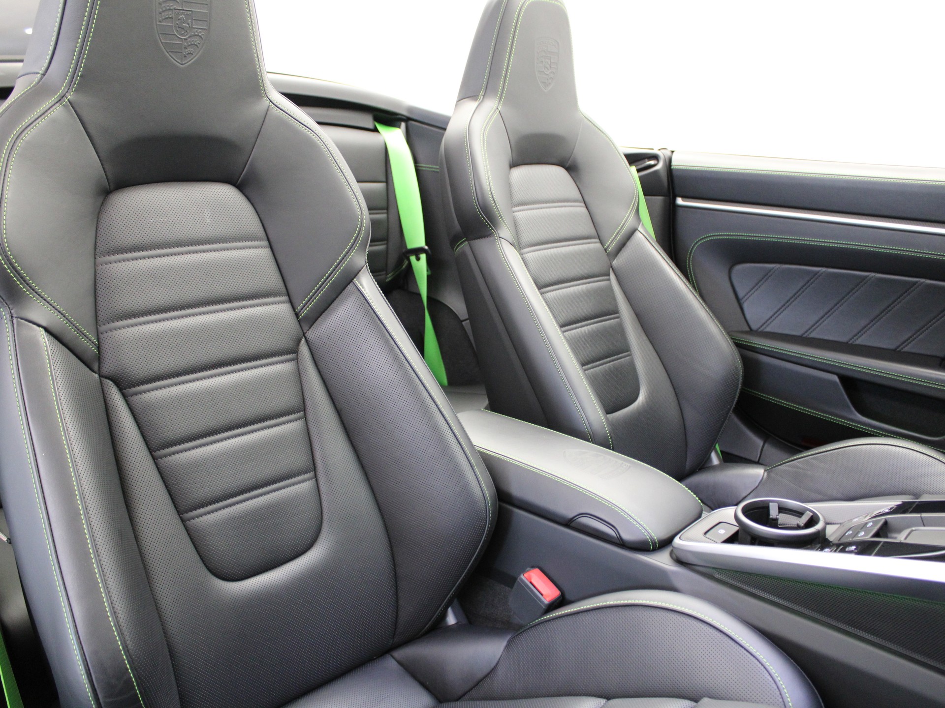 PORSCHE 911 Turbo S Cabriolet PDK-image-7