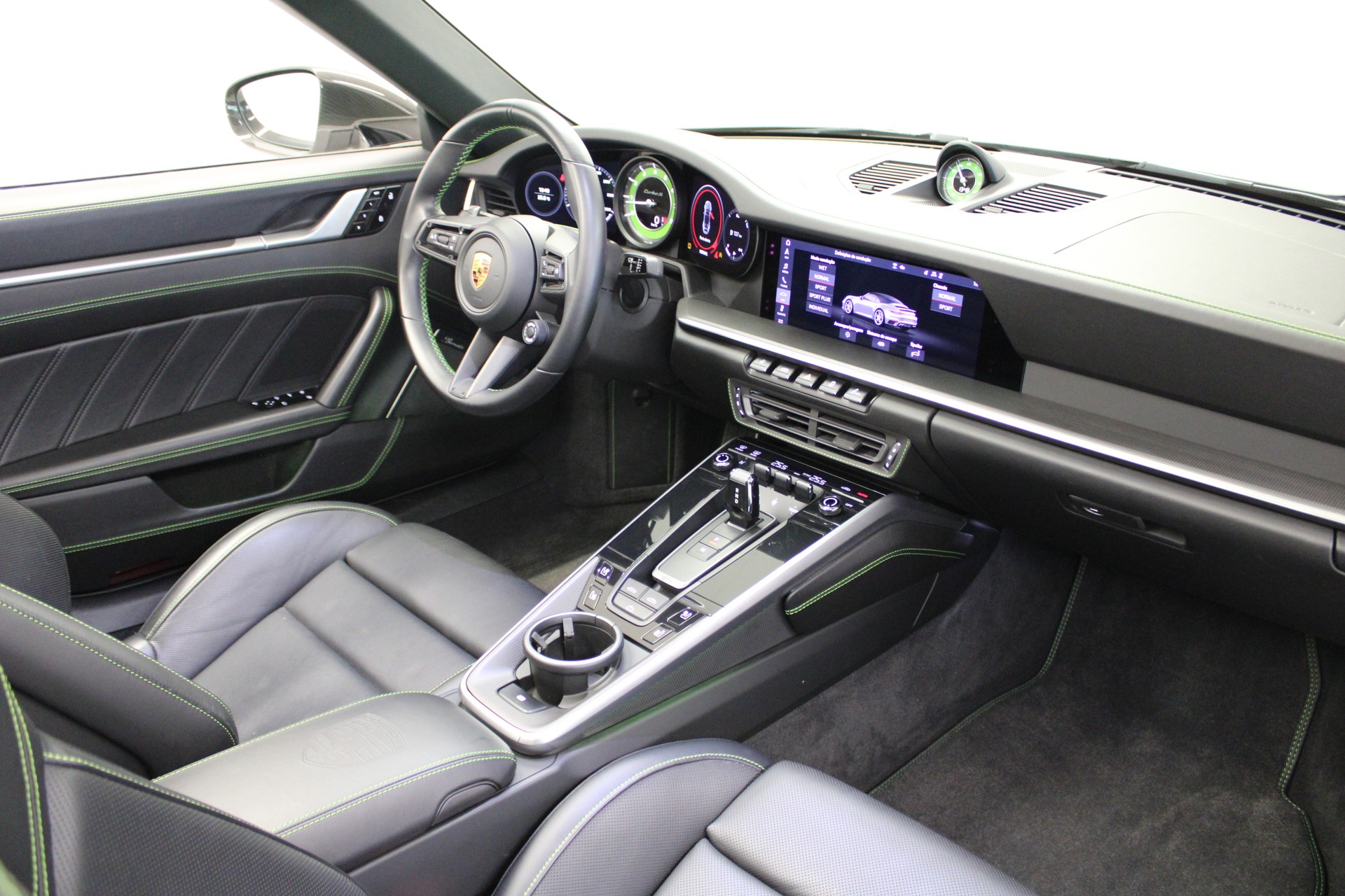 PORSCHE 911 Turbo S Cabriolet PDK-image-5