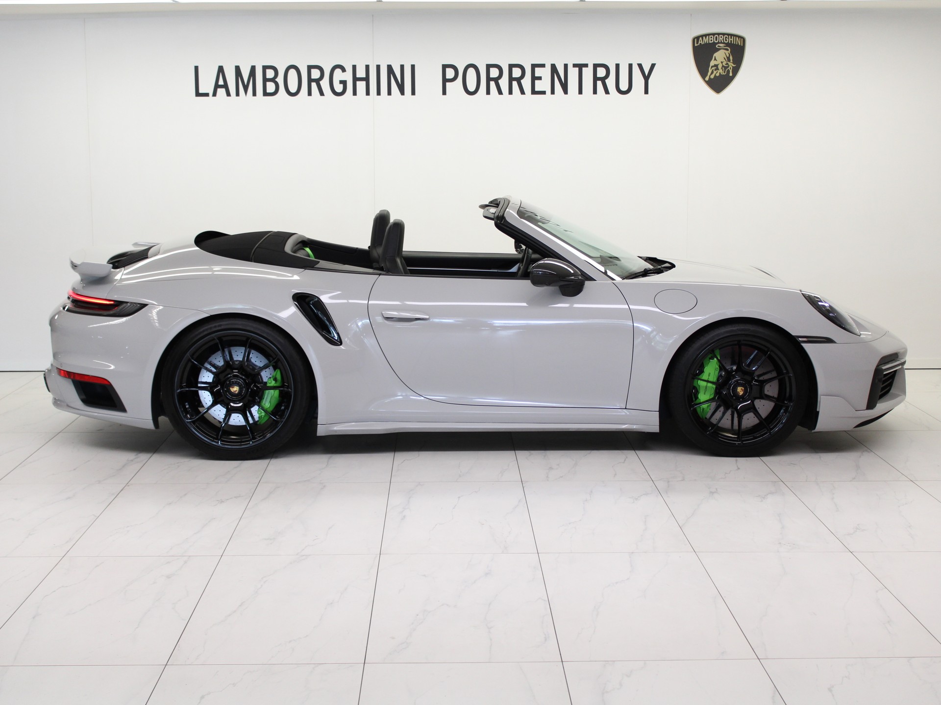 PORSCHE 911 Turbo S Cabriolet PDK-image-1