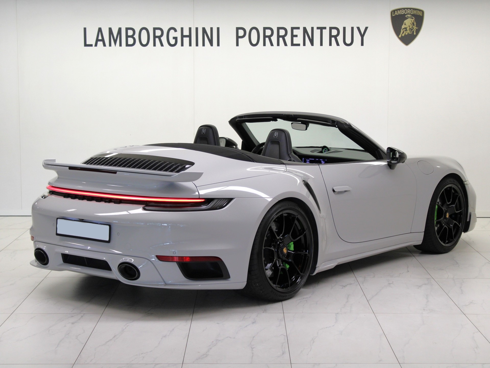 PORSCHE 911 Turbo S Cabriolet PDK-image-2