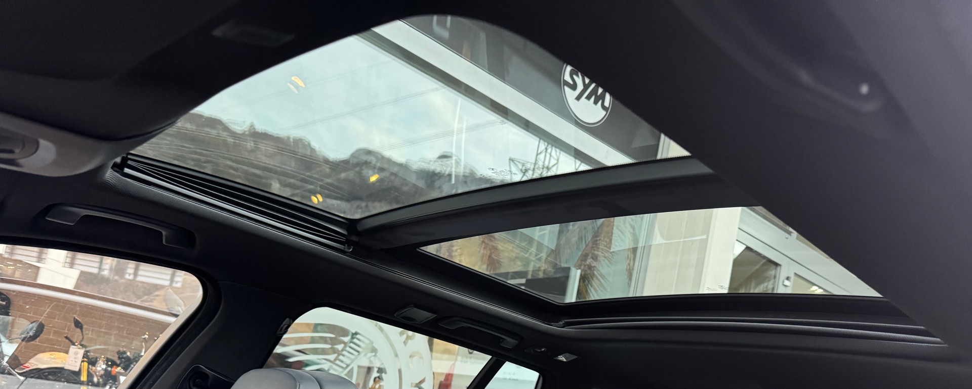 BMW 530d Touring xDrive M Sport Steptronic-image-8
