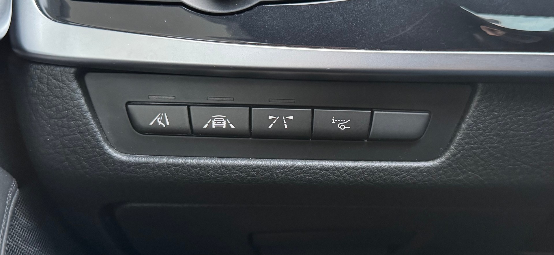 BMW 530d Touring xDrive M Sport Steptronic-image-16