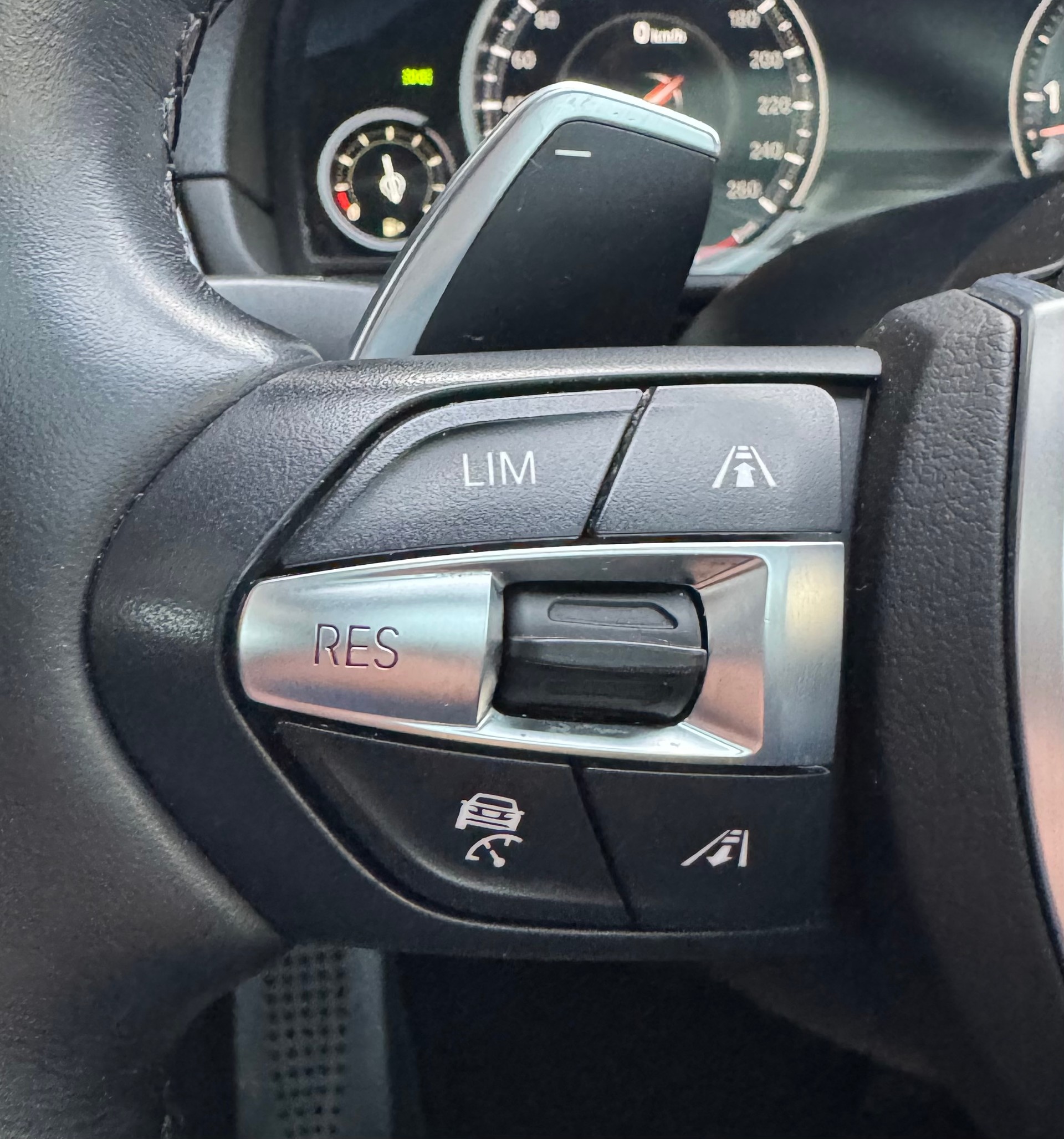 BMW 530d Touring xDrive M Sport Steptronic-image-13