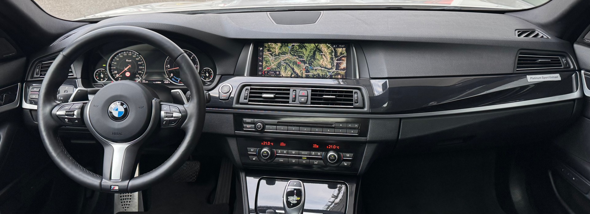 BMW 530d Touring xDrive M Sport Steptronic-image-11
