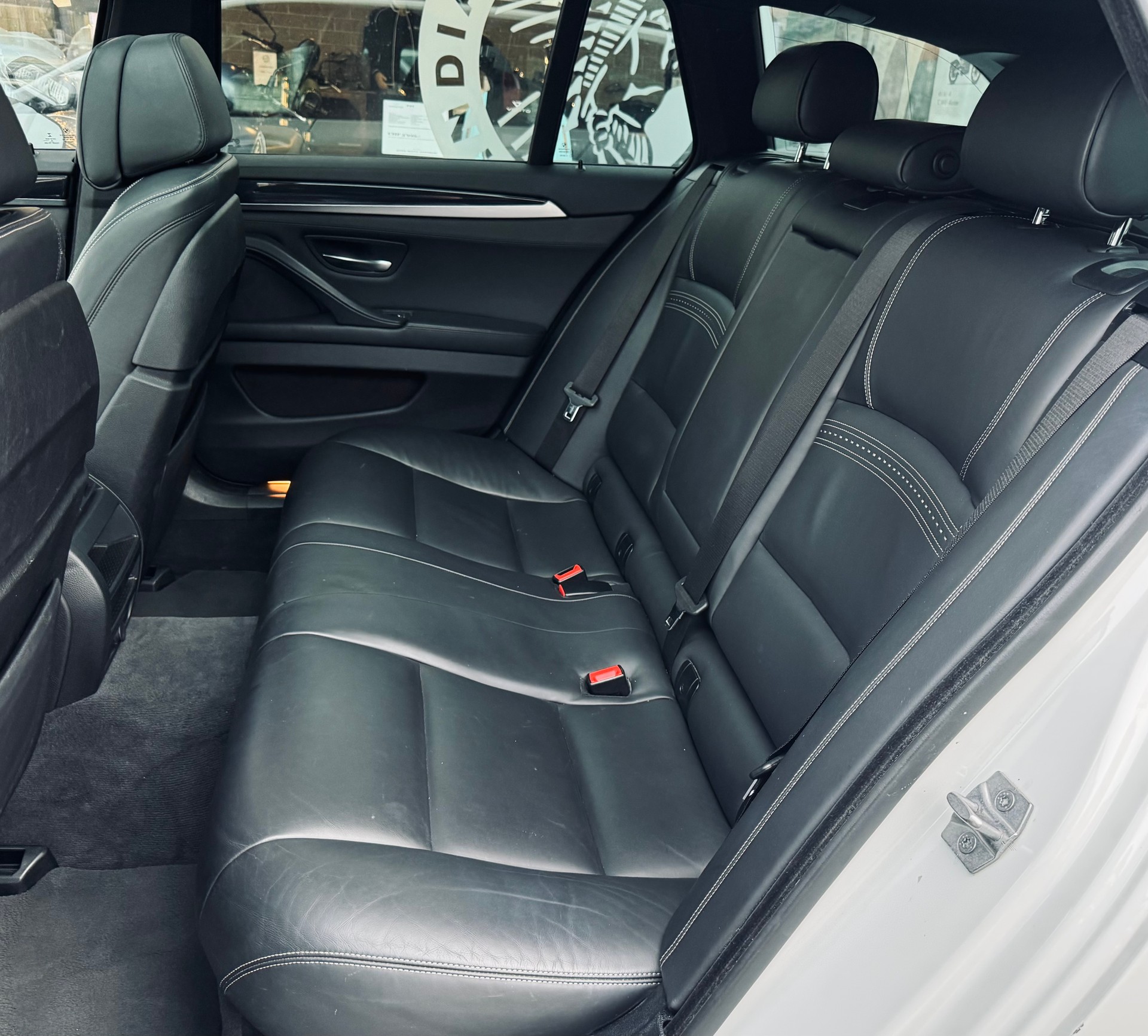 BMW 530d Touring xDrive M Sport Steptronic-image-9