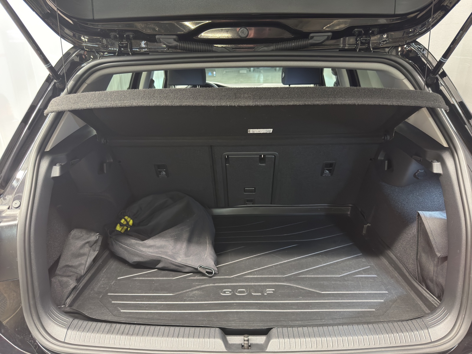 VW Golf VIII 1.4 TSI PHEV Style DSG-image-10