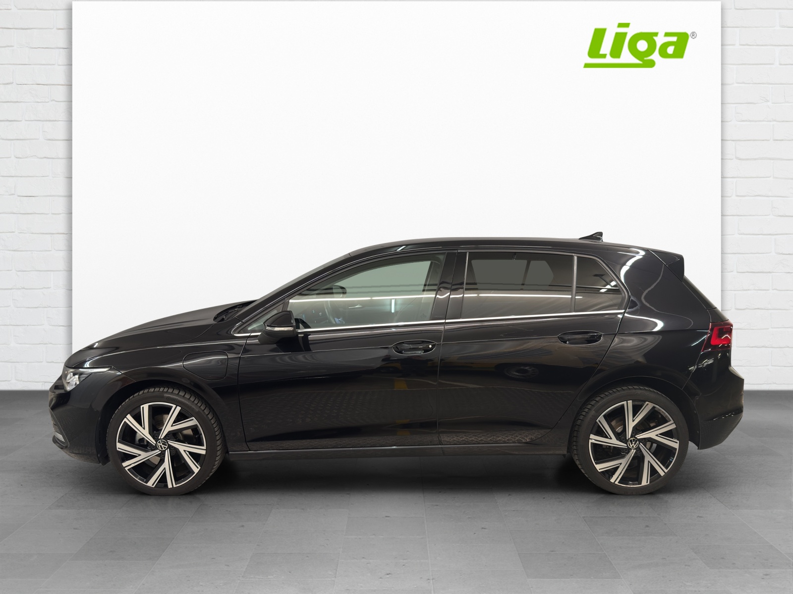 VW Golf VIII 1.4 TSI PHEV Style DSG-image-0