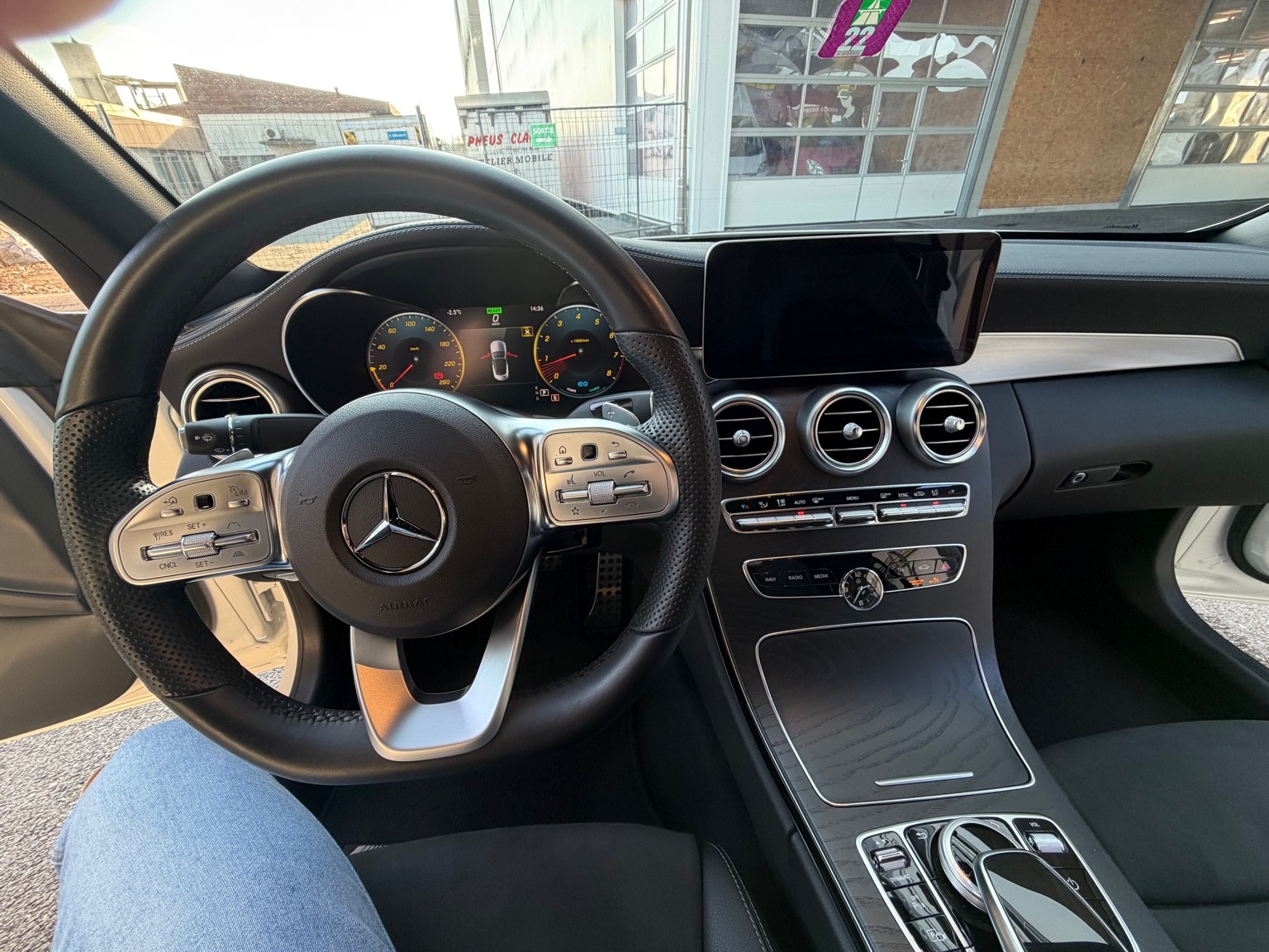MERCEDES-BENZ C 200 AMG Line Cabriolet 4Matic 9G-Tronic-image-7