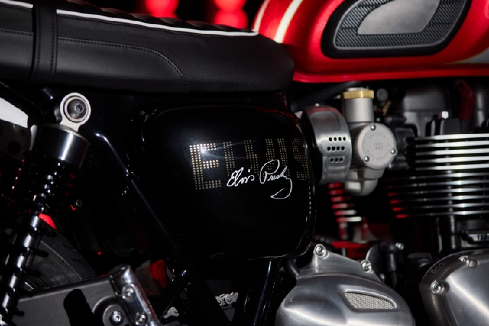 TRIUMPH Bonneville T120 Elvis Presley Limited Edition-image-6