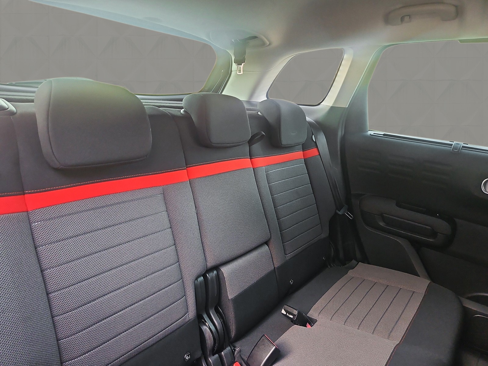 CITROEN C3 Aircross Shine EAT-image-10