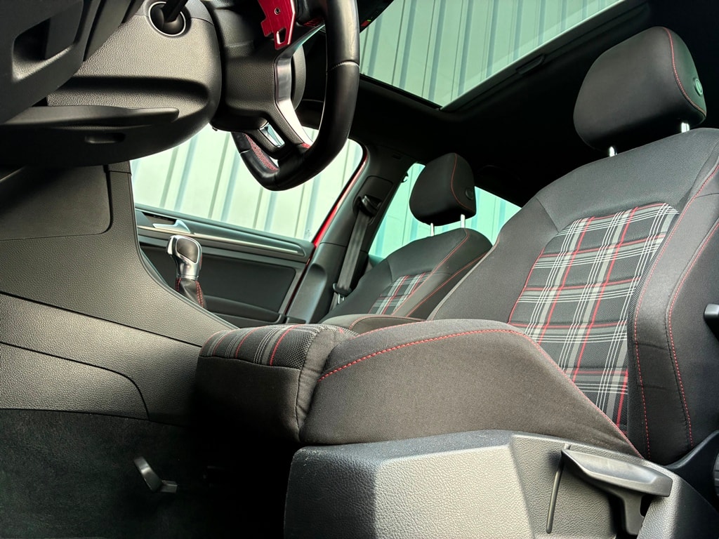 VW Golf 2.0 TSI GTI DSG-image-9