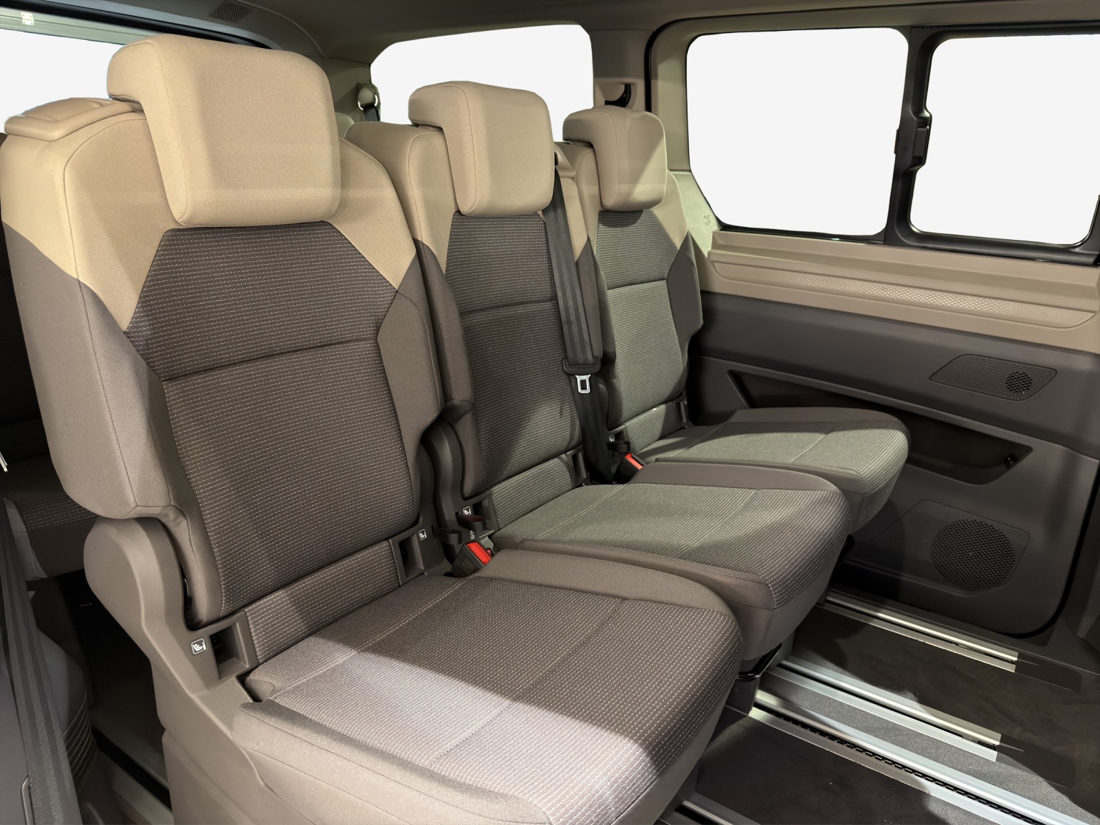 VW Multivan 2.0 TSI Liberty DSG Lang-image-11