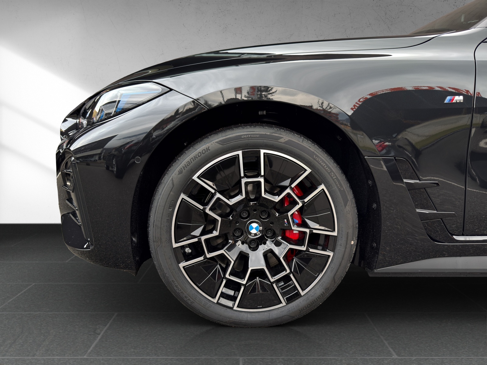 BMW i4 xDrive 40 Edition M Sport-image-8