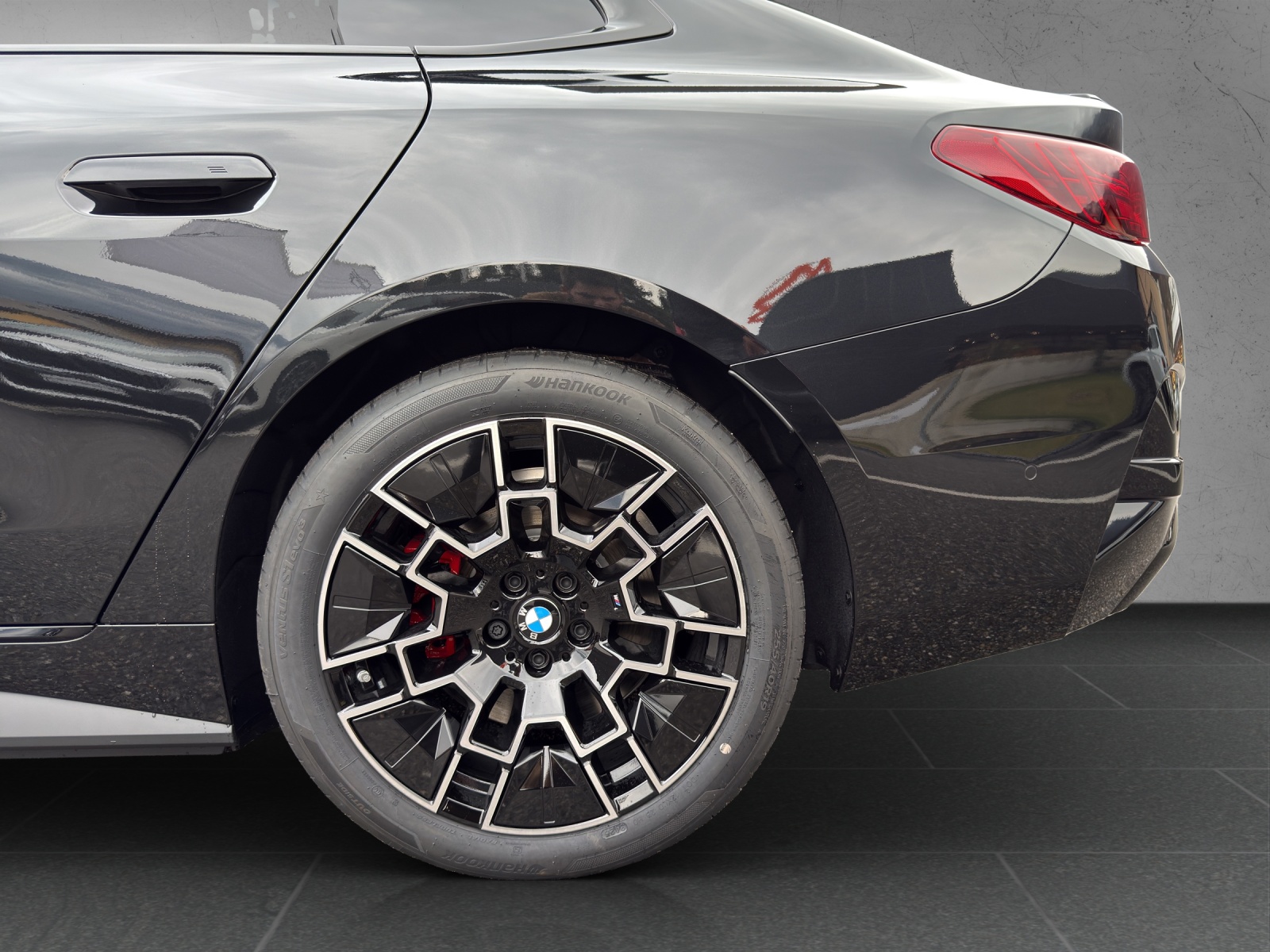 BMW i4 xDrive 40 Edition M Sport-image-11