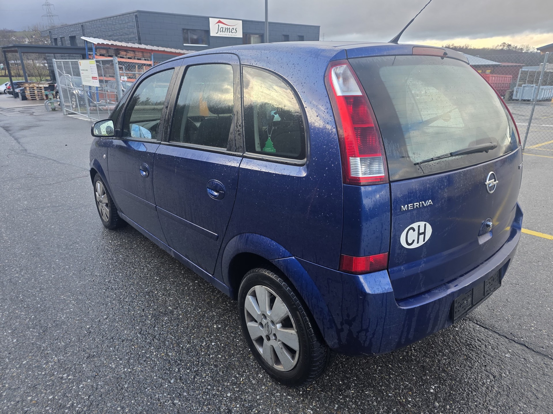 OPEL Meriva 1.7 CDTi Essentia-image-1
