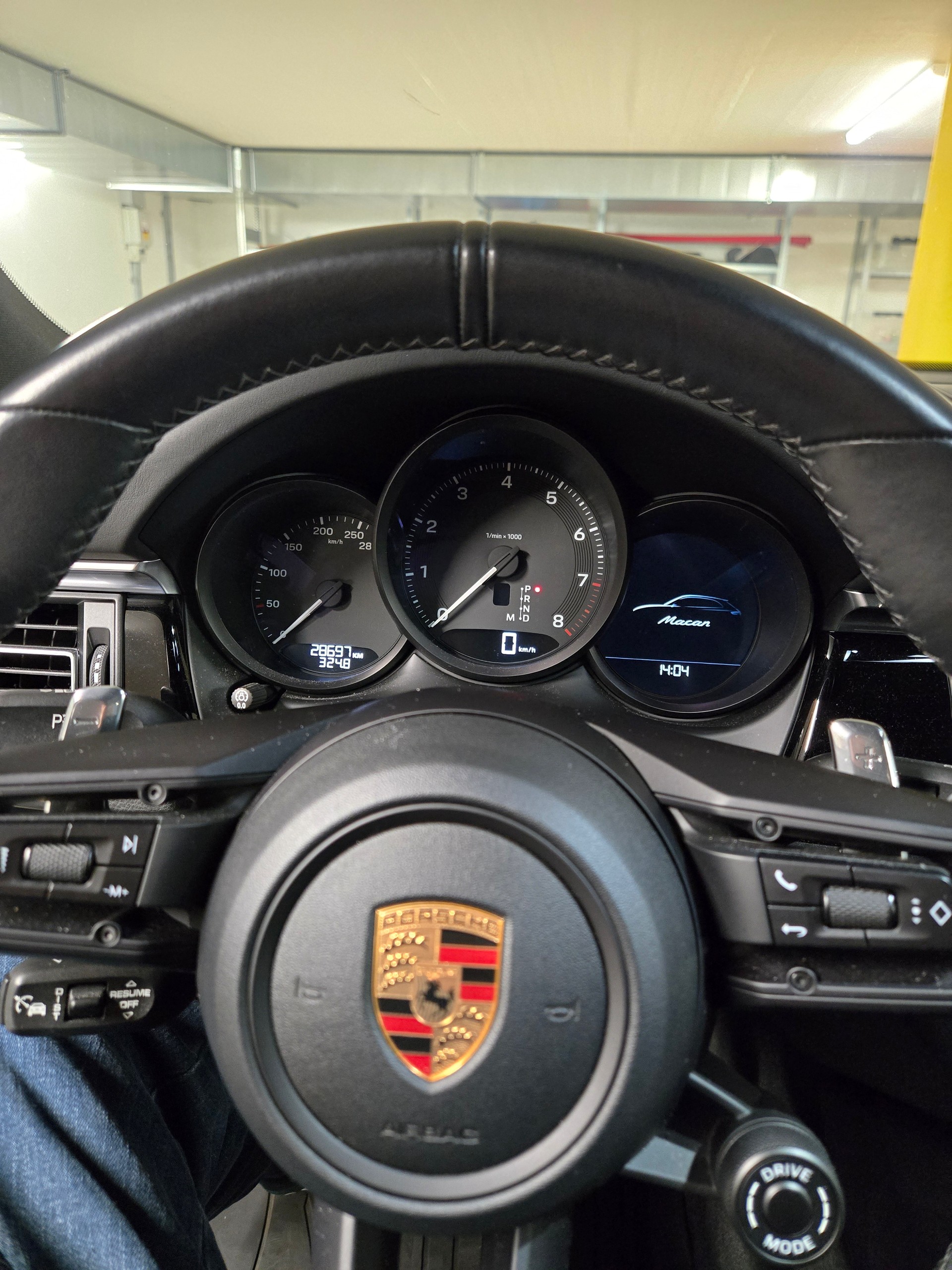 PORSCHE Macan PDK-image-2