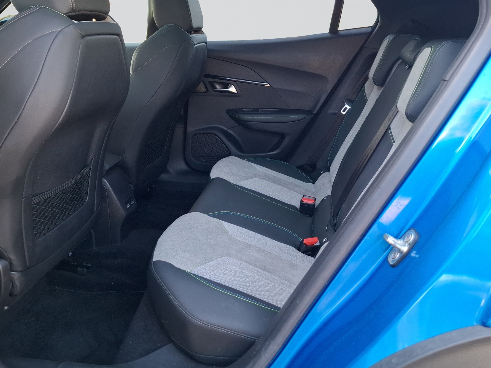 PEUGEOT 2008 e GT-image-7
