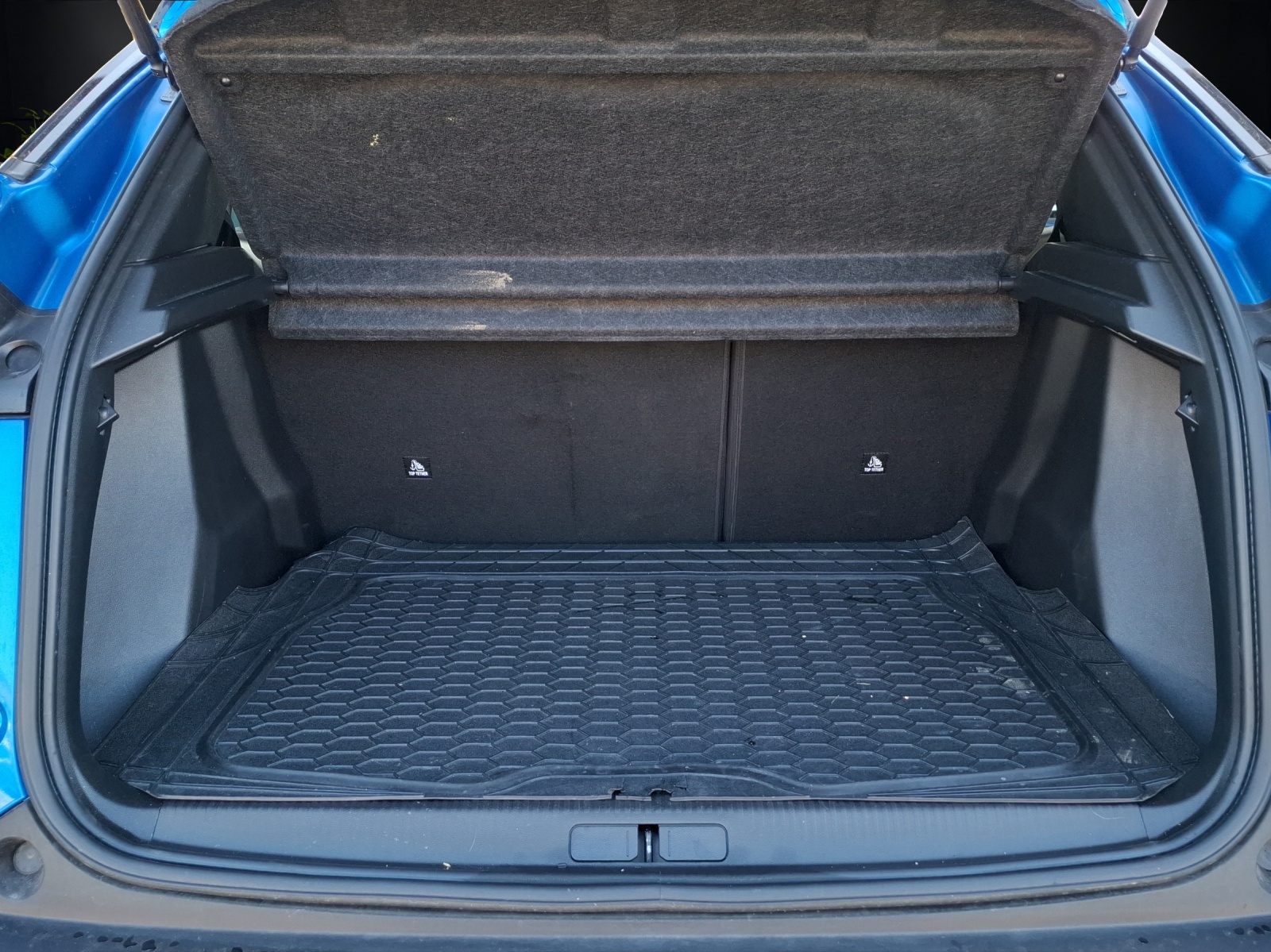 PEUGEOT 2008 e GT-image-8