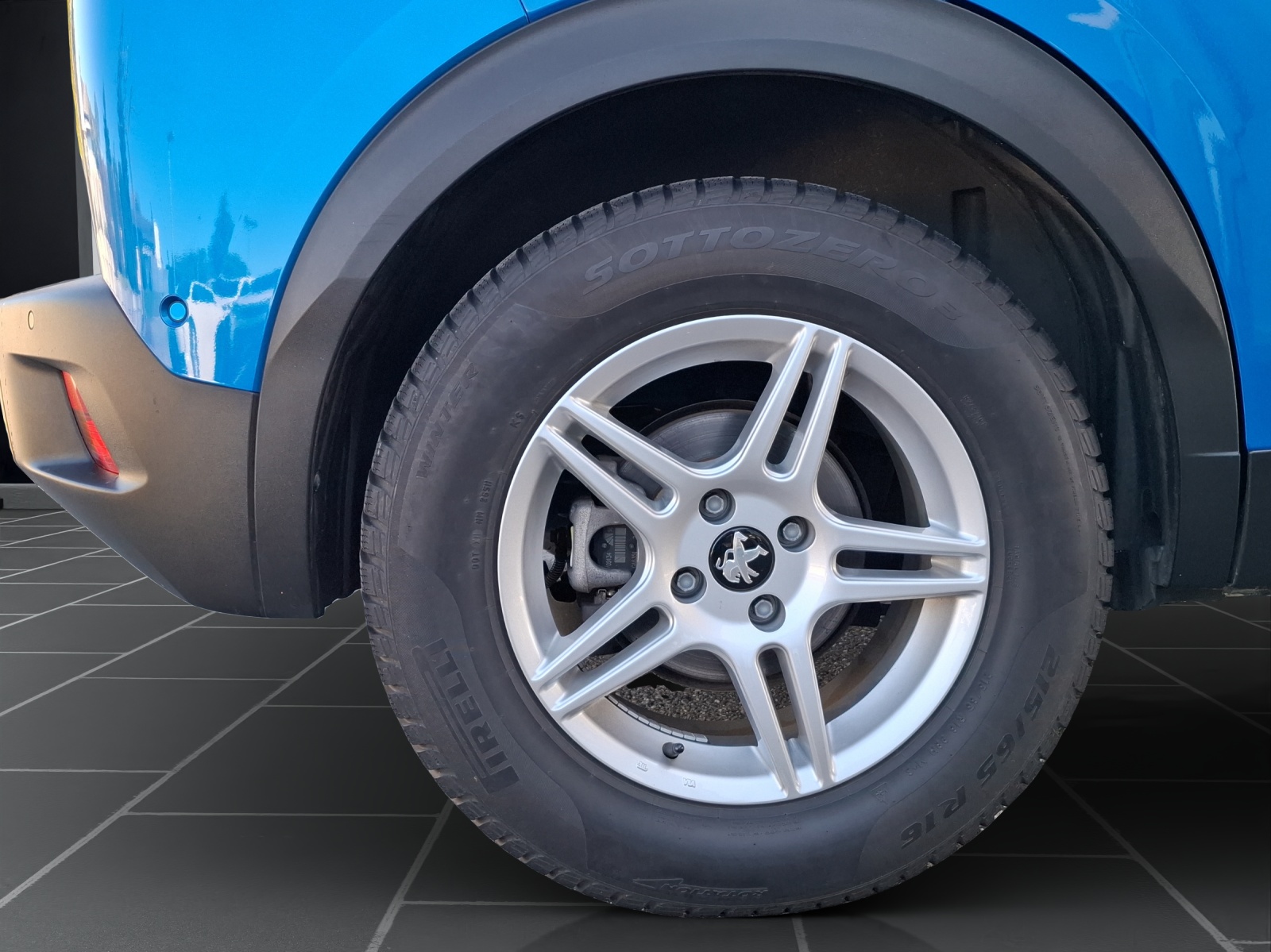 PEUGEOT 2008 e GT-image-9