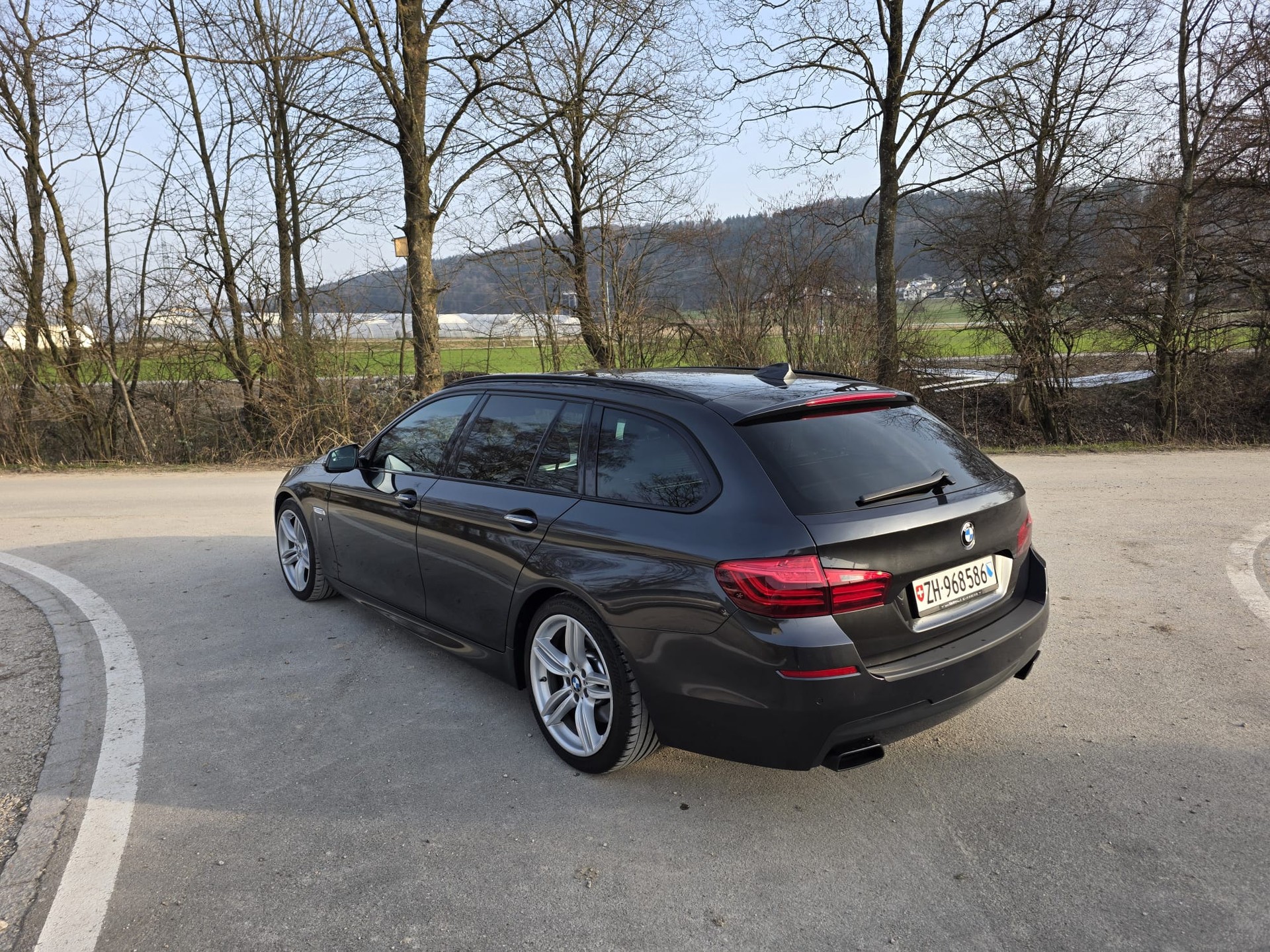 BMW M550d Touring xDrive Steptronic-image-1