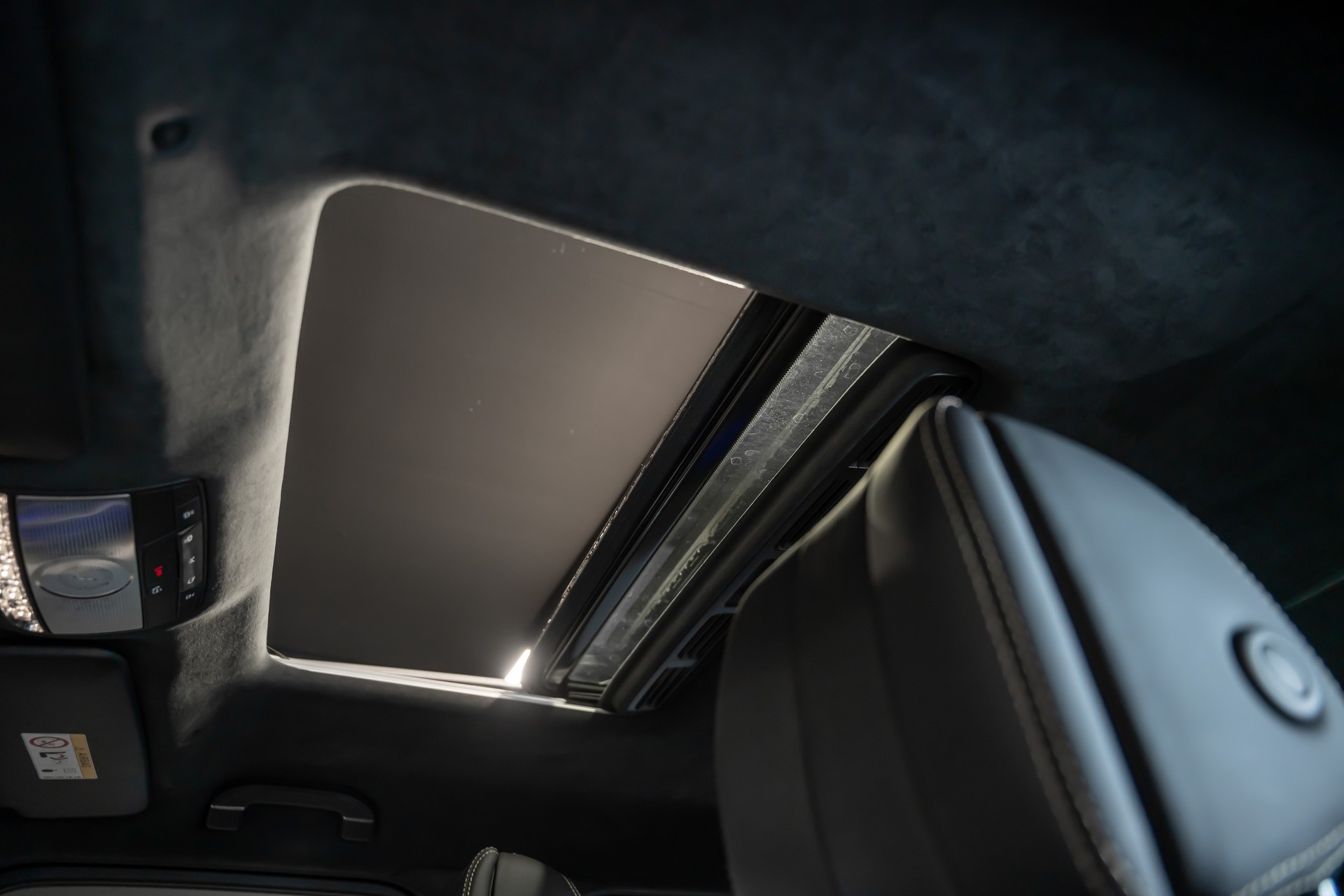 MERCEDES-BENZ Stronger than Time / Burmester 9D / Sitzkühlung / 360 Kamera / Massage Sitze / Vollausstattung / G63 Look / Speziallackierung-image-13