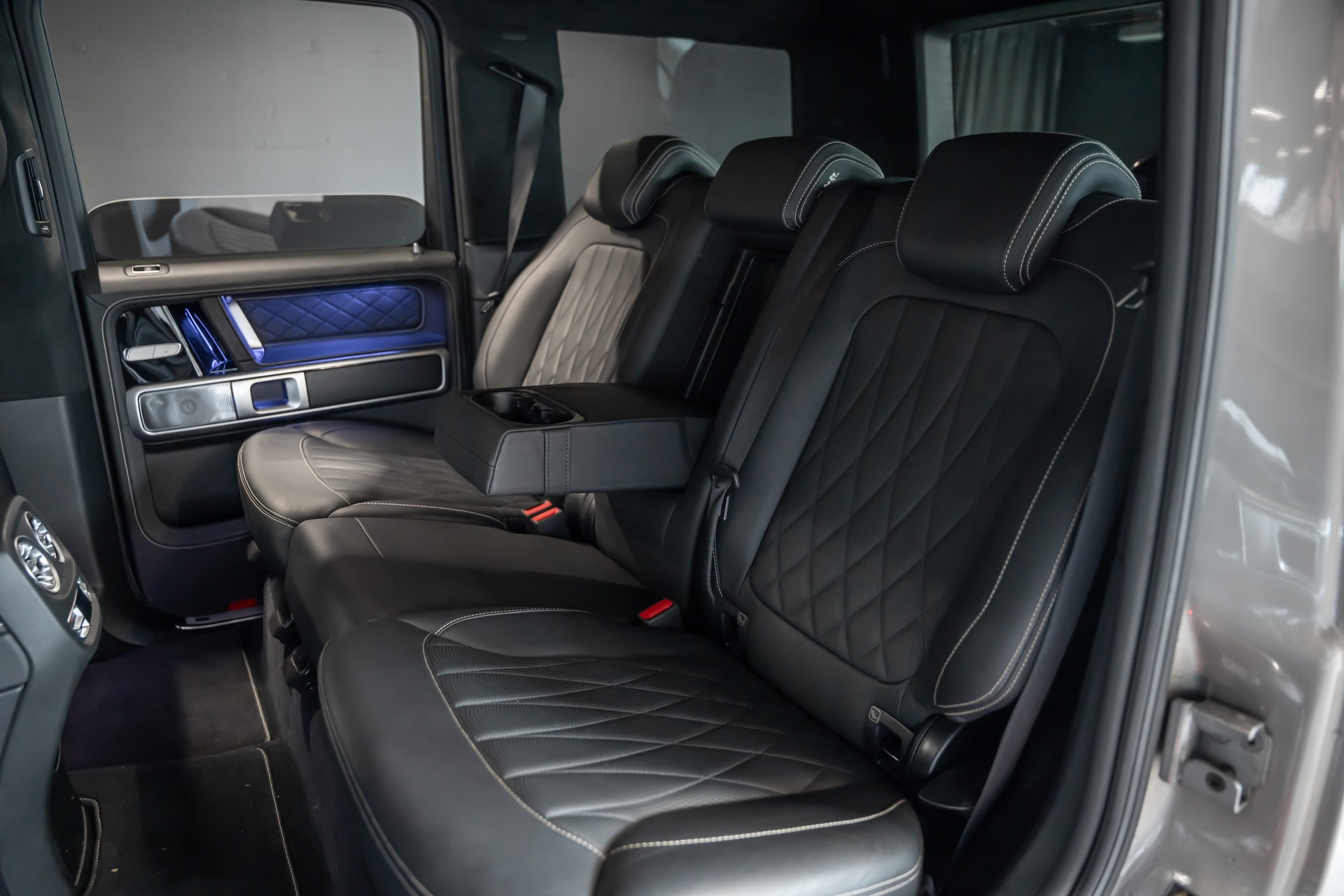 MERCEDES-BENZ Stronger than Time / Burmester 9D / Sitzkühlung / 360 Kamera / Massage Sitze / Vollausstattung / G63 Look / Speziallackierung-image-15