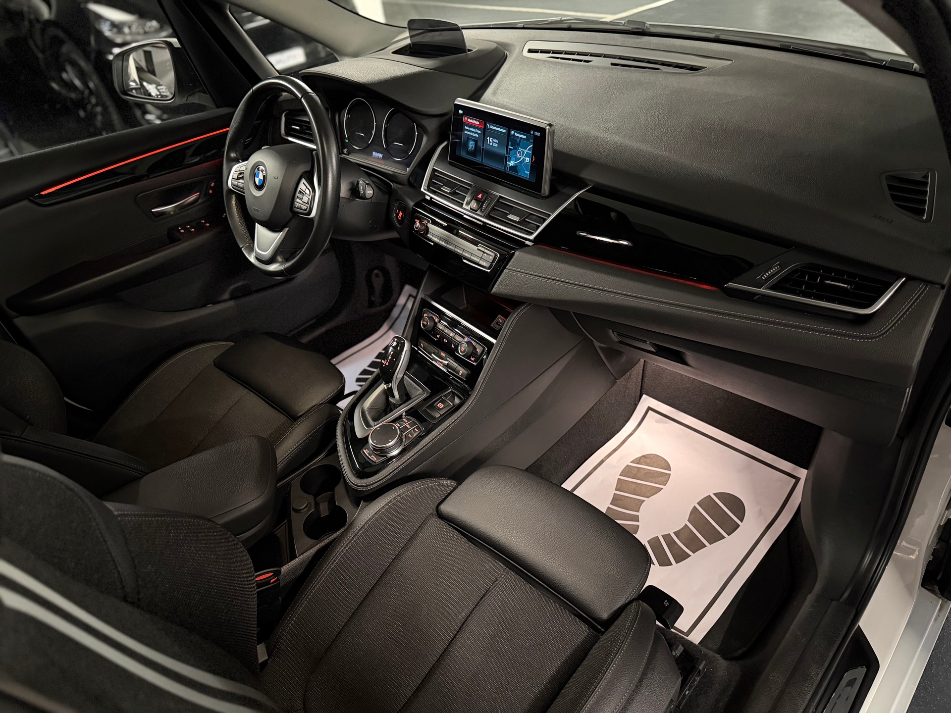 BMW 216d Gran Tourer DKG-image-11