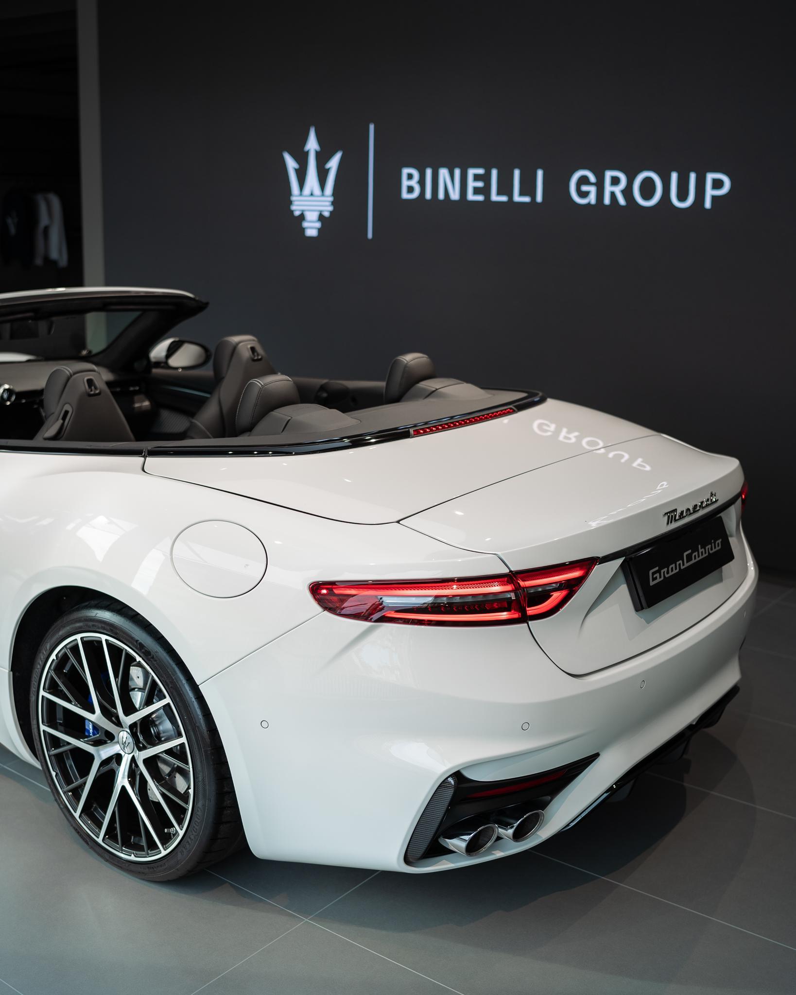MASERATI GranCabrio 3.0 V6 Trofeo - FUORISERIE-image-3