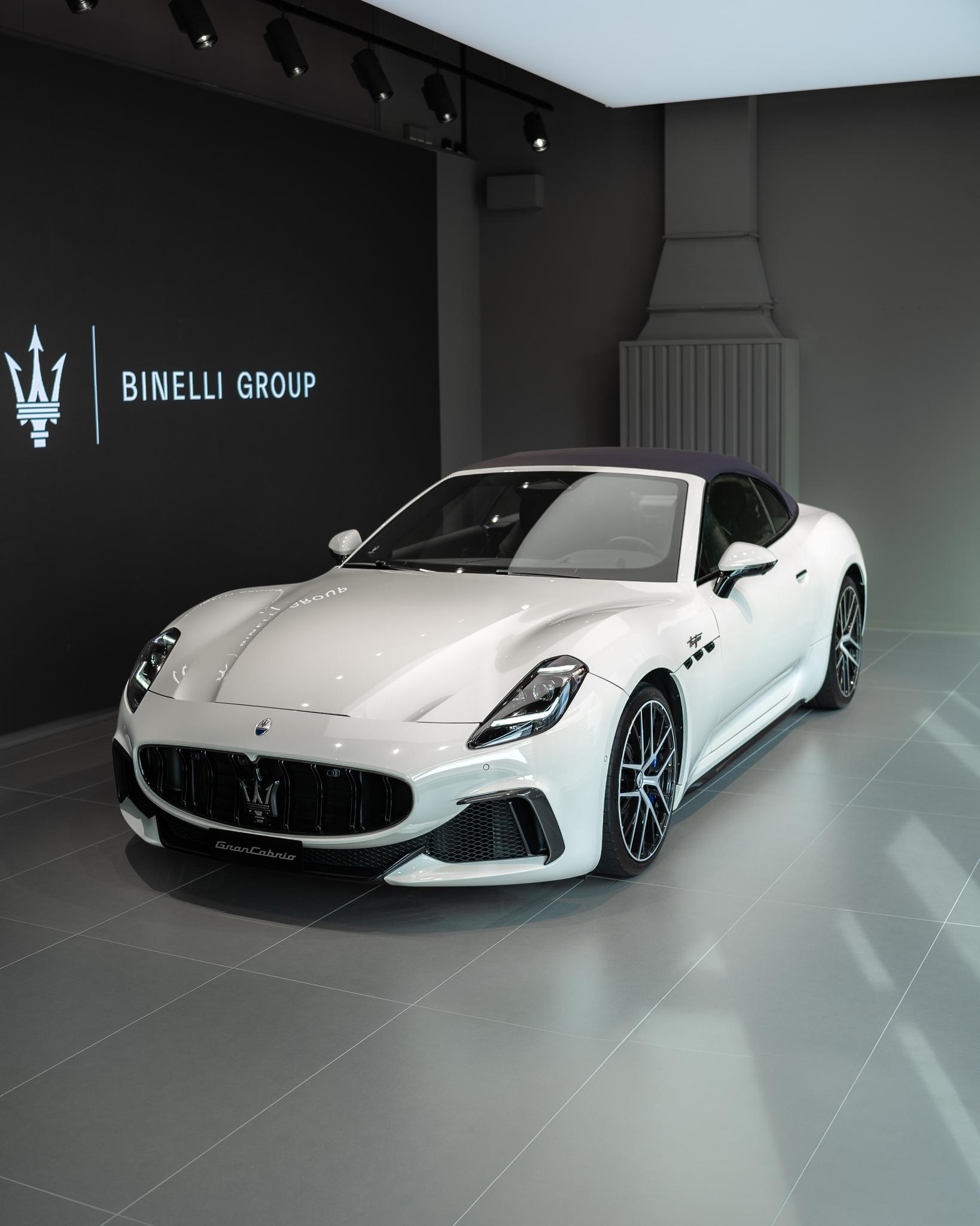MASERATI GranCabrio 3.0 V6 Trofeo - FUORISERIE-image-1