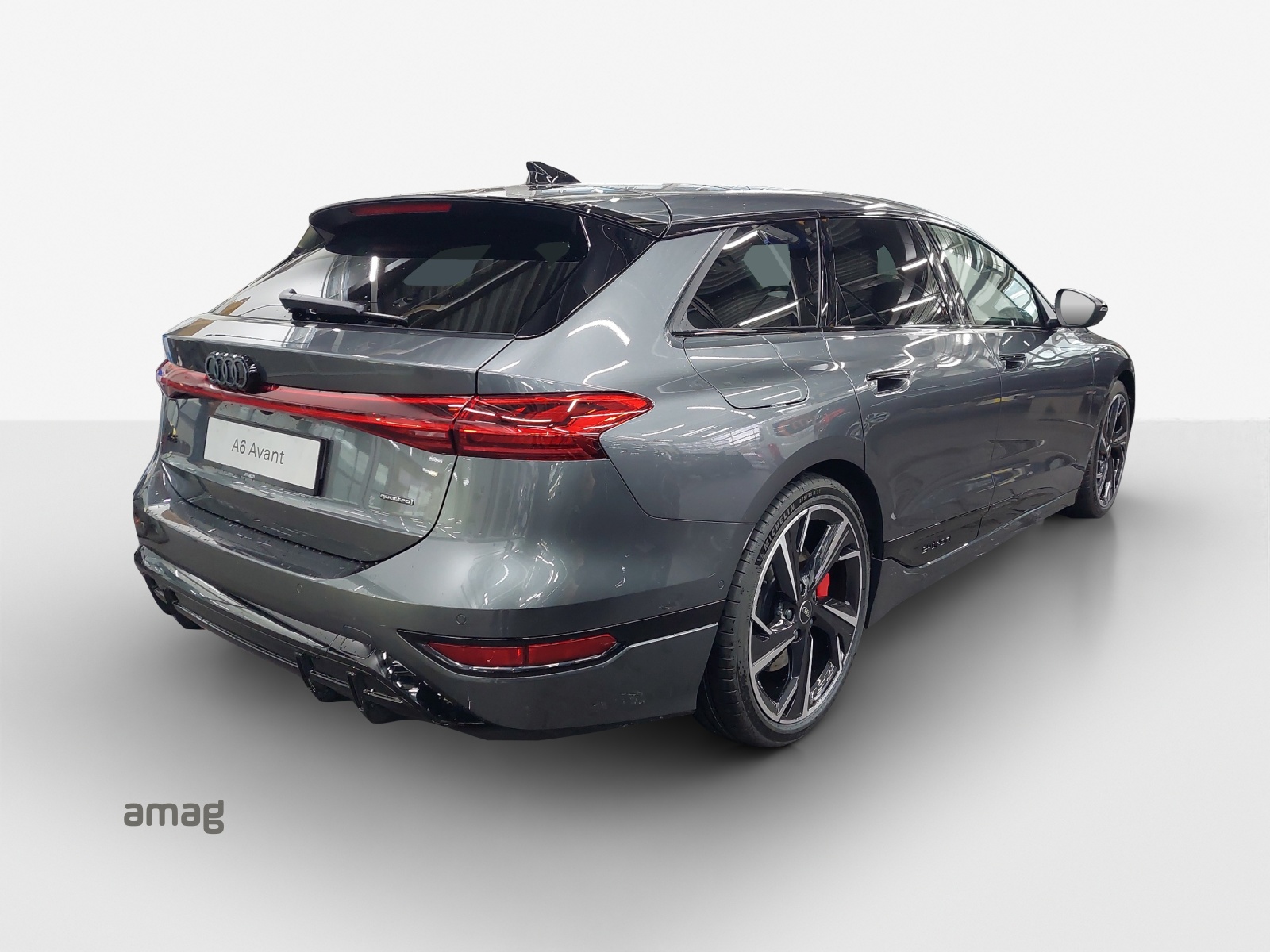 AUDI A6 Avant e-tron quattro-image-4