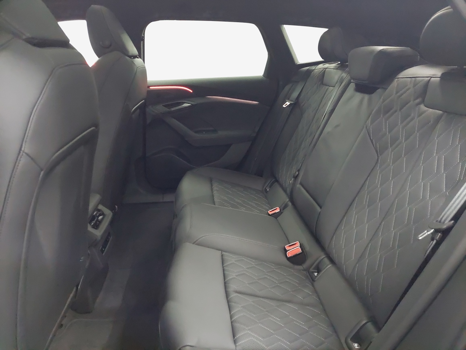 AUDI A6 Avant e-tron quattro-image-11