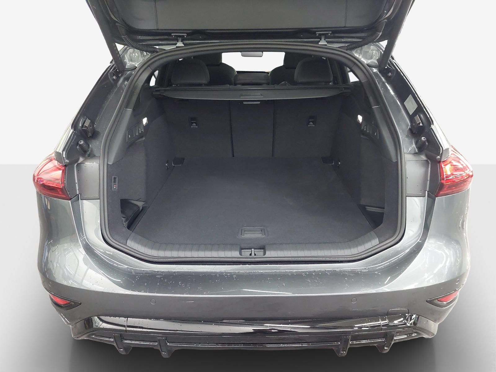 AUDI A6 Avant e-tron quattro-image-12
