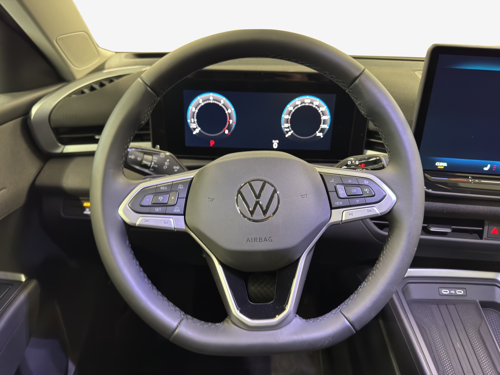 VW T-Roc 1.5 eTSI mHEV Life DSG-image-9