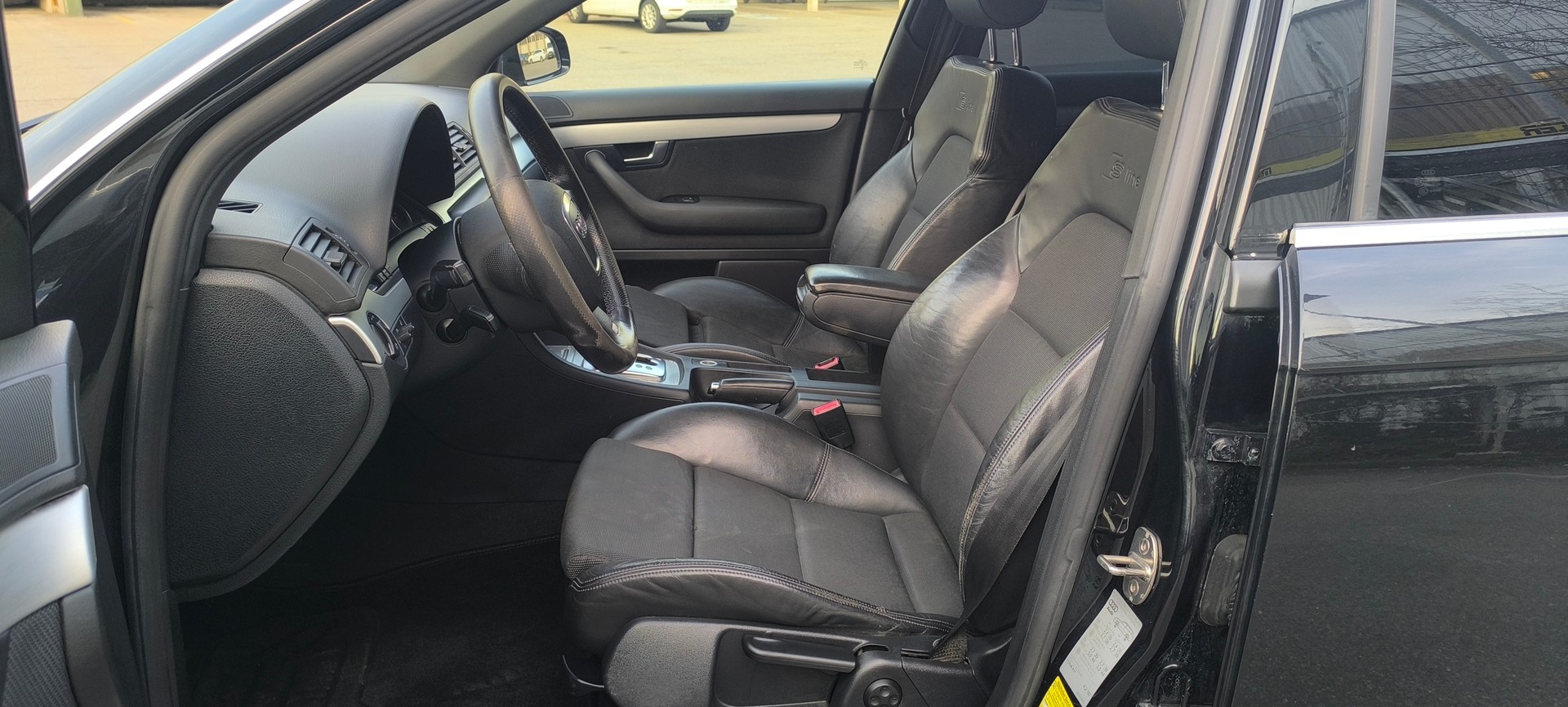 AUDI A4 Avant 3.0 V6 TDI S-Line quattro S-tronic-image-11