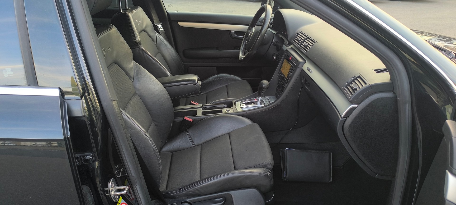 AUDI A4 Avant 3.0 V6 TDI S-Line quattro S-tronic-image-13