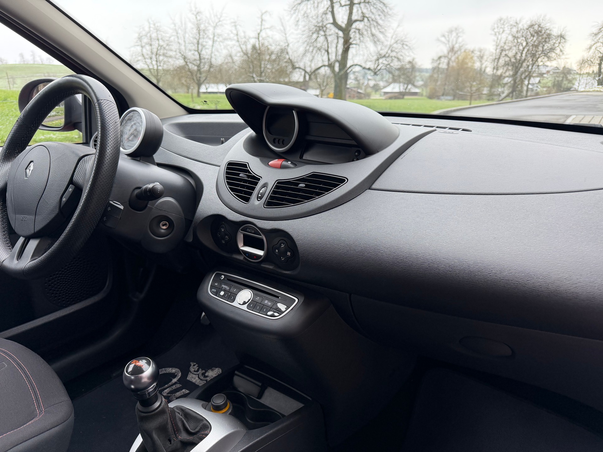 RENAULT Twingo 1.6 16V RS (Sport)-image-10