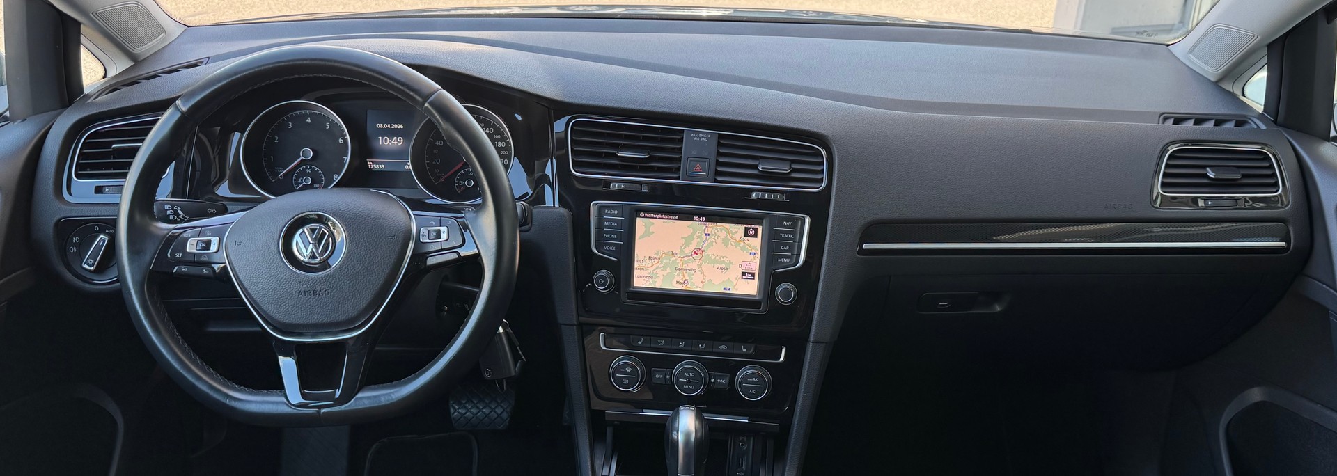 VW Golf Variant 1.4 TSI Lounge DSG-image-11