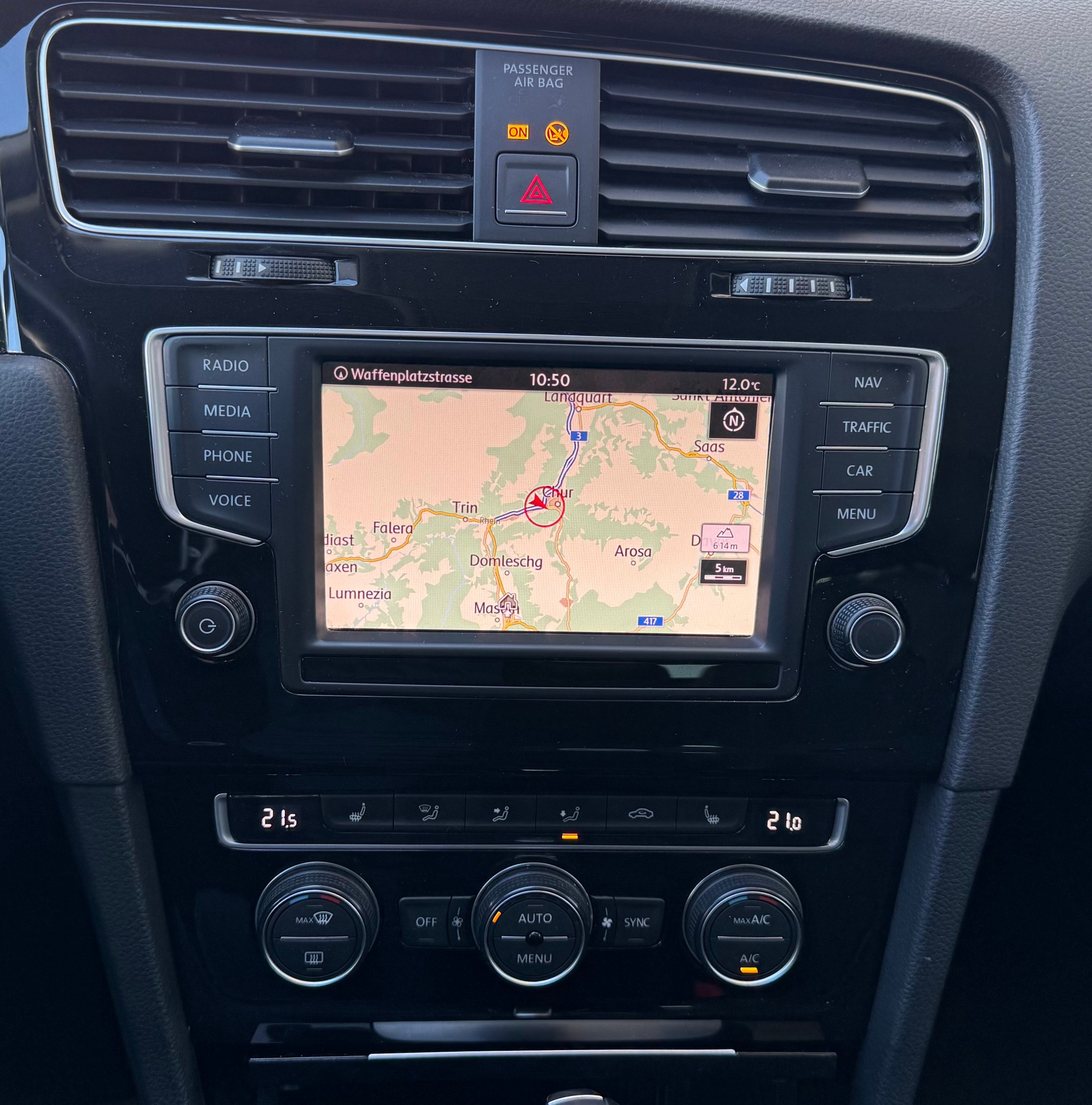 VW Golf Variant 1.4 TSI Lounge DSG-image-13