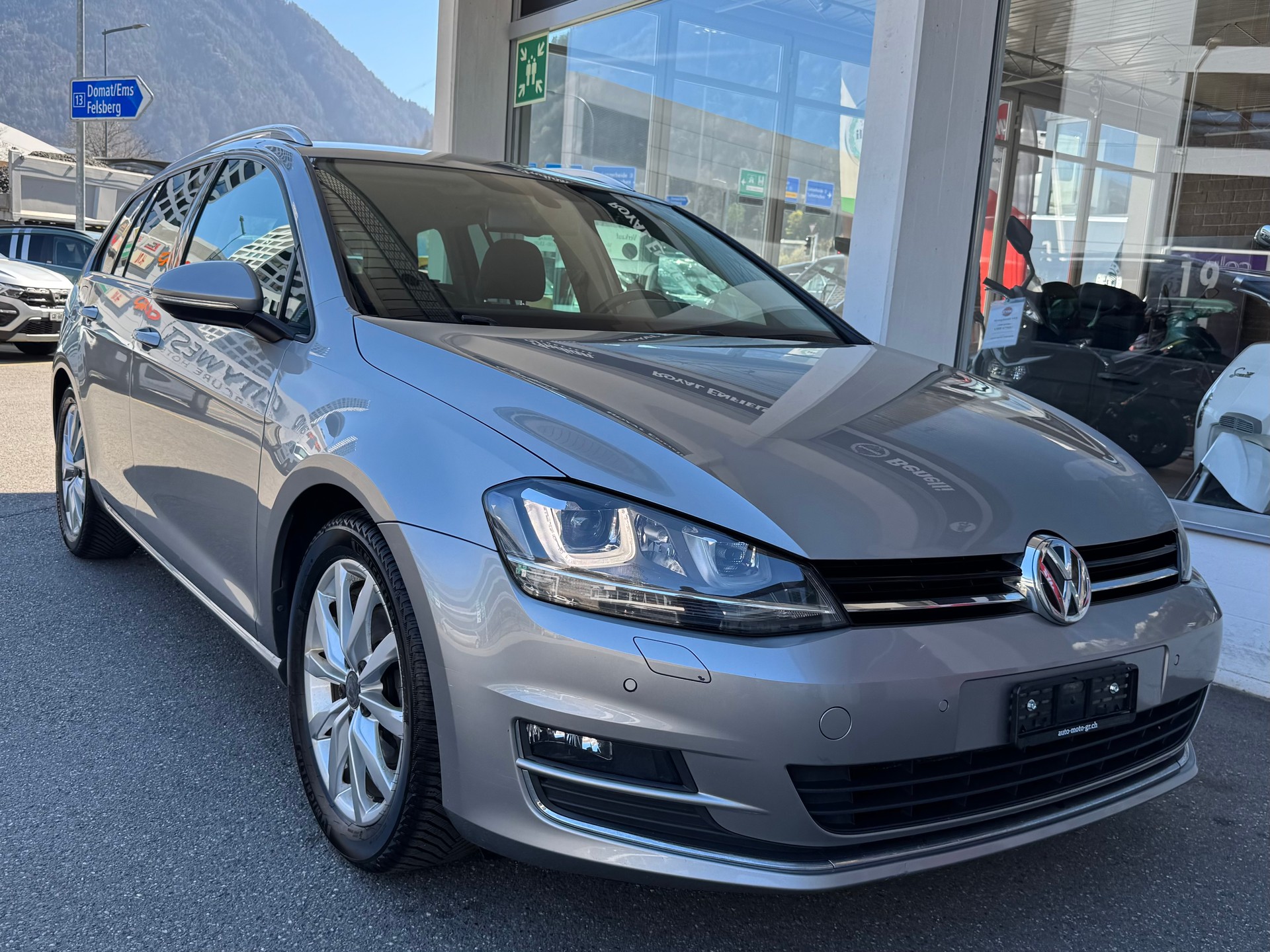 VW Golf Variant 1.4 TSI Lounge DSG-image-0