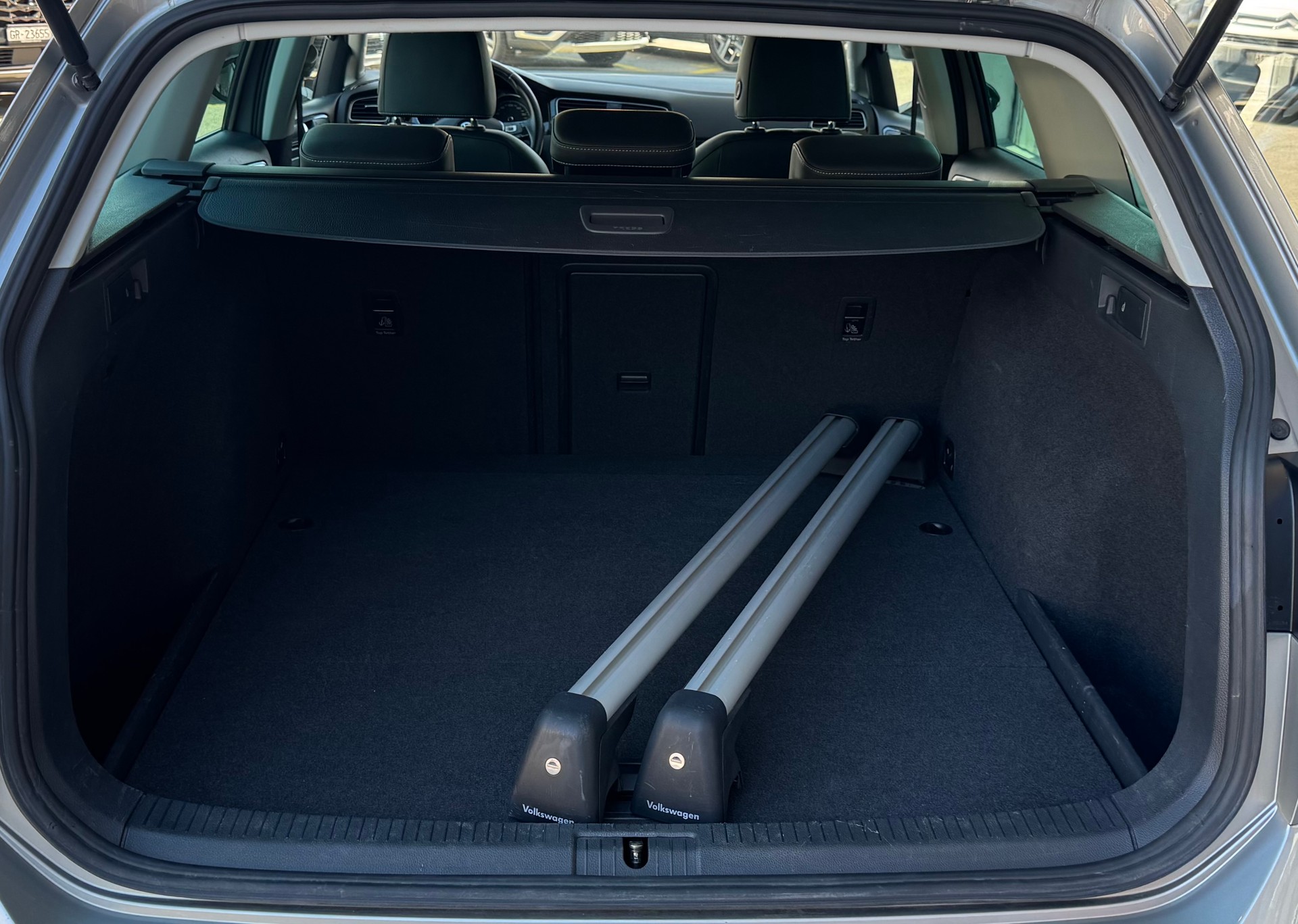 VW Golf Variant 1.4 TSI Lounge DSG-image-10