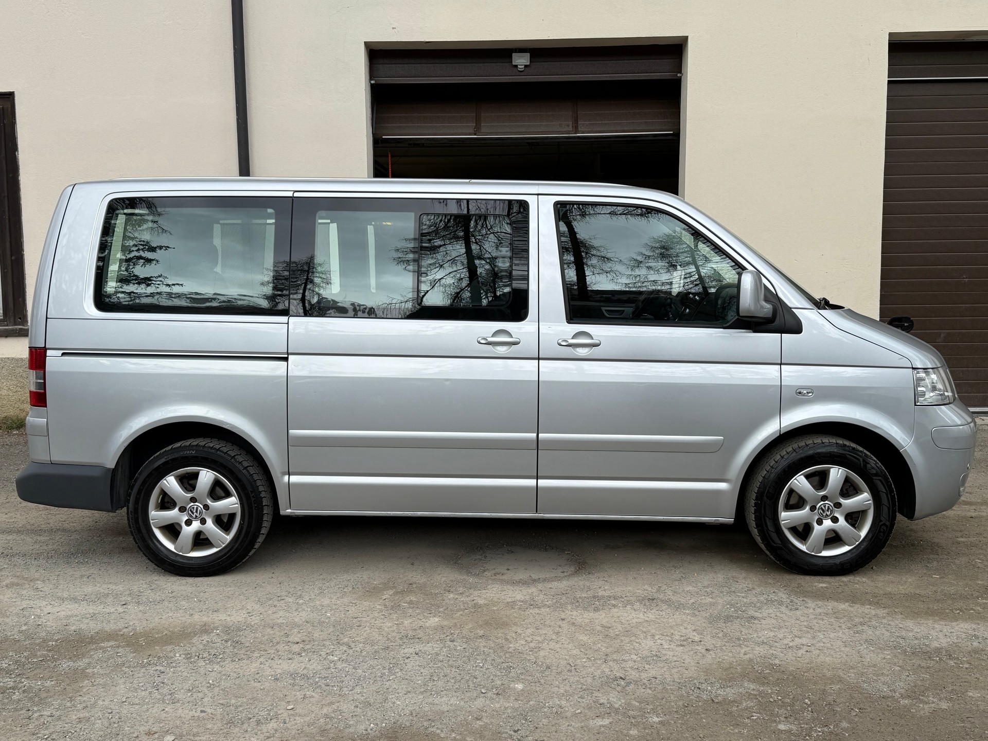 VW T5 Multivan Comfortline 2.5 TDI 4M-image-3