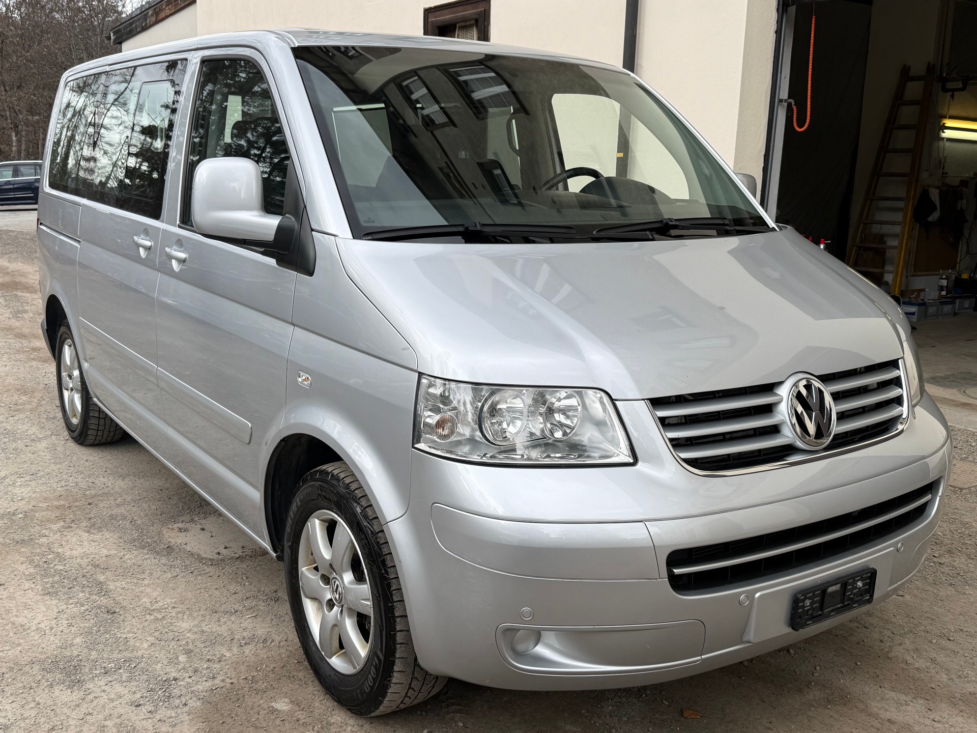 VW T5 Multivan Comfortline 2.5 TDI 4M-image-2