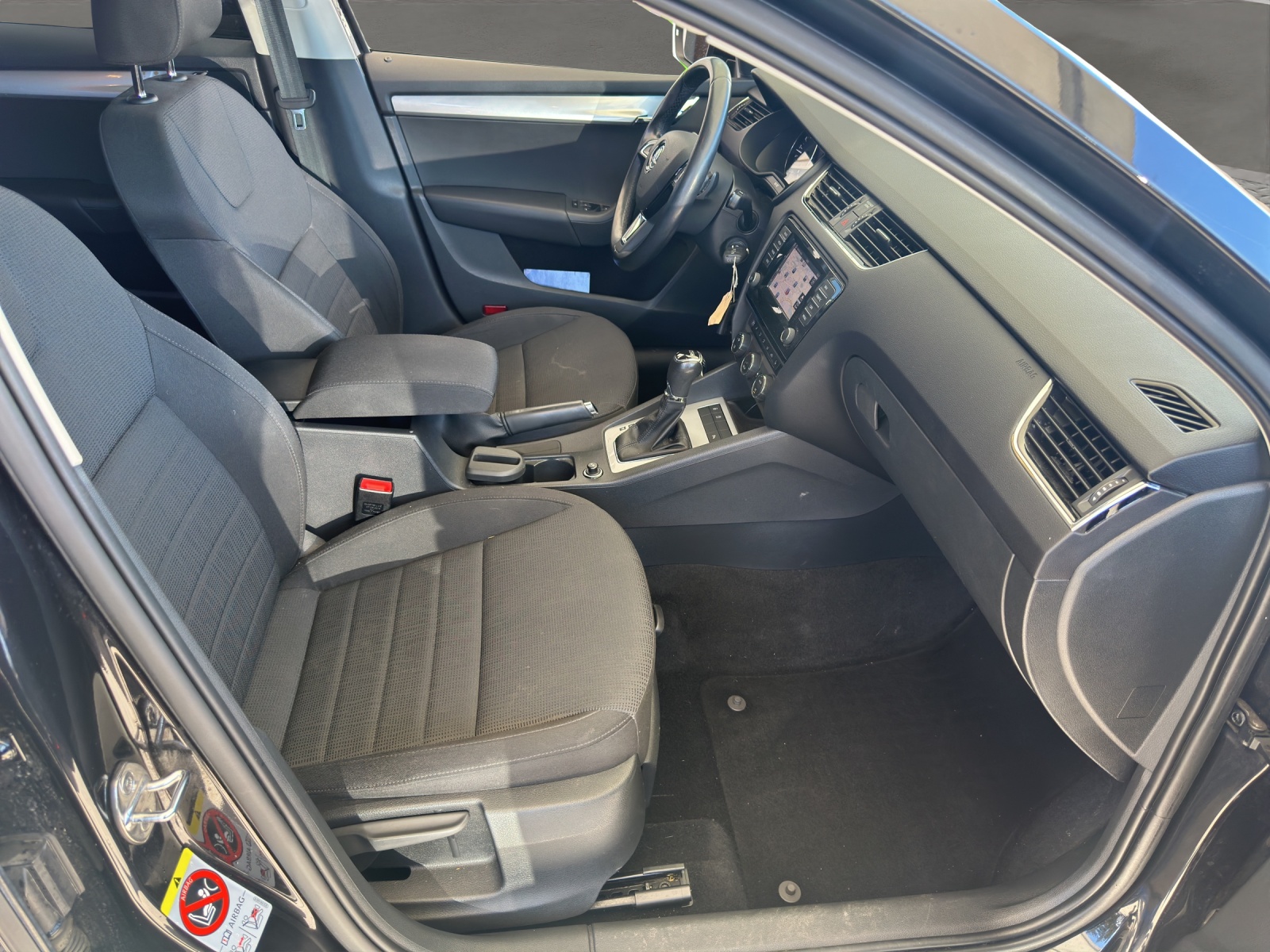 SKODA Octavia Combi 2.0 TDI Ambition DSG-image-10